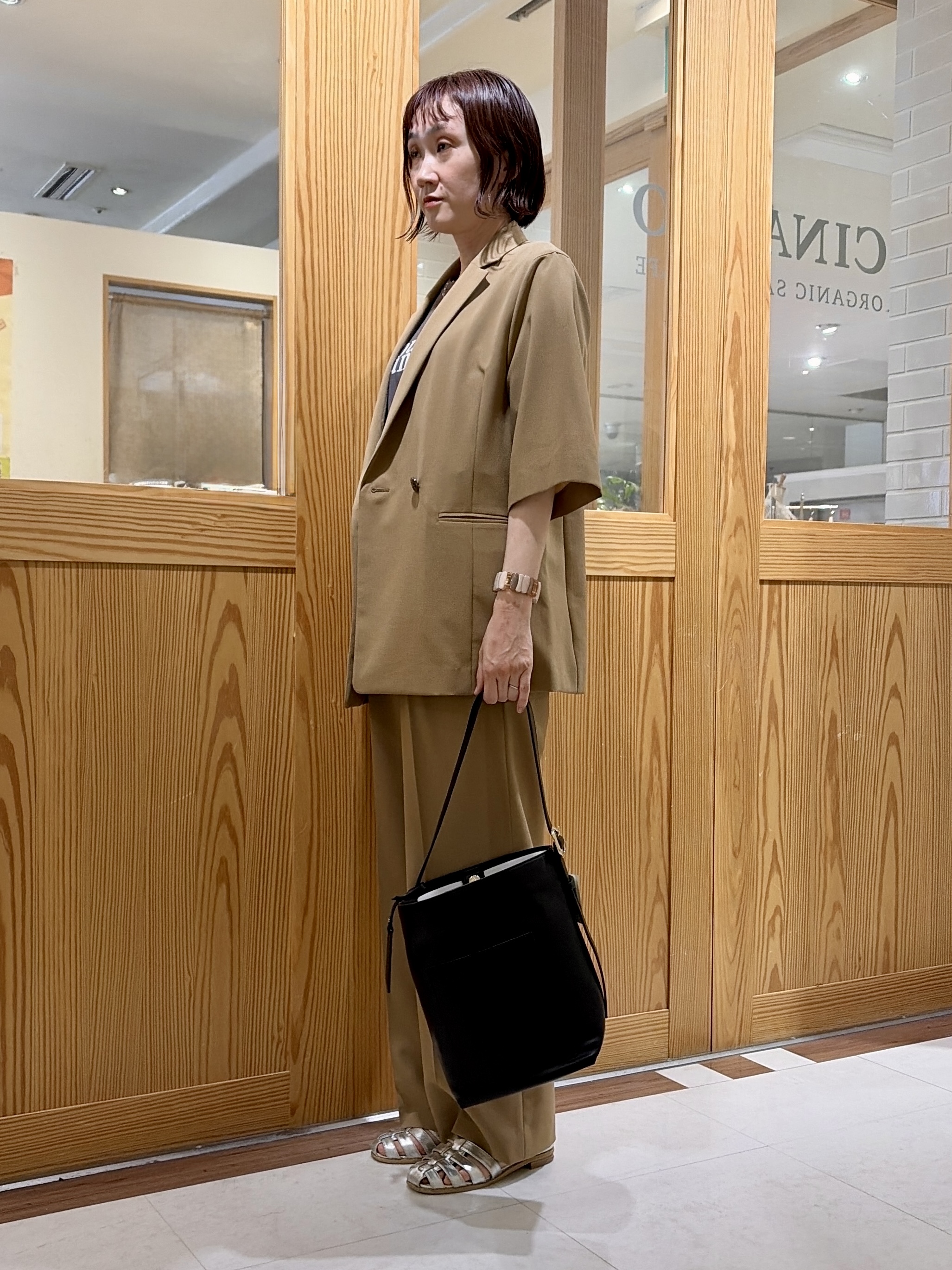 ゆうさんの「UNTITLED｜【秋の通勤羽織/セットアップ可/UVカット】エアリークール半袖ジャケット」を使ったコーディネート