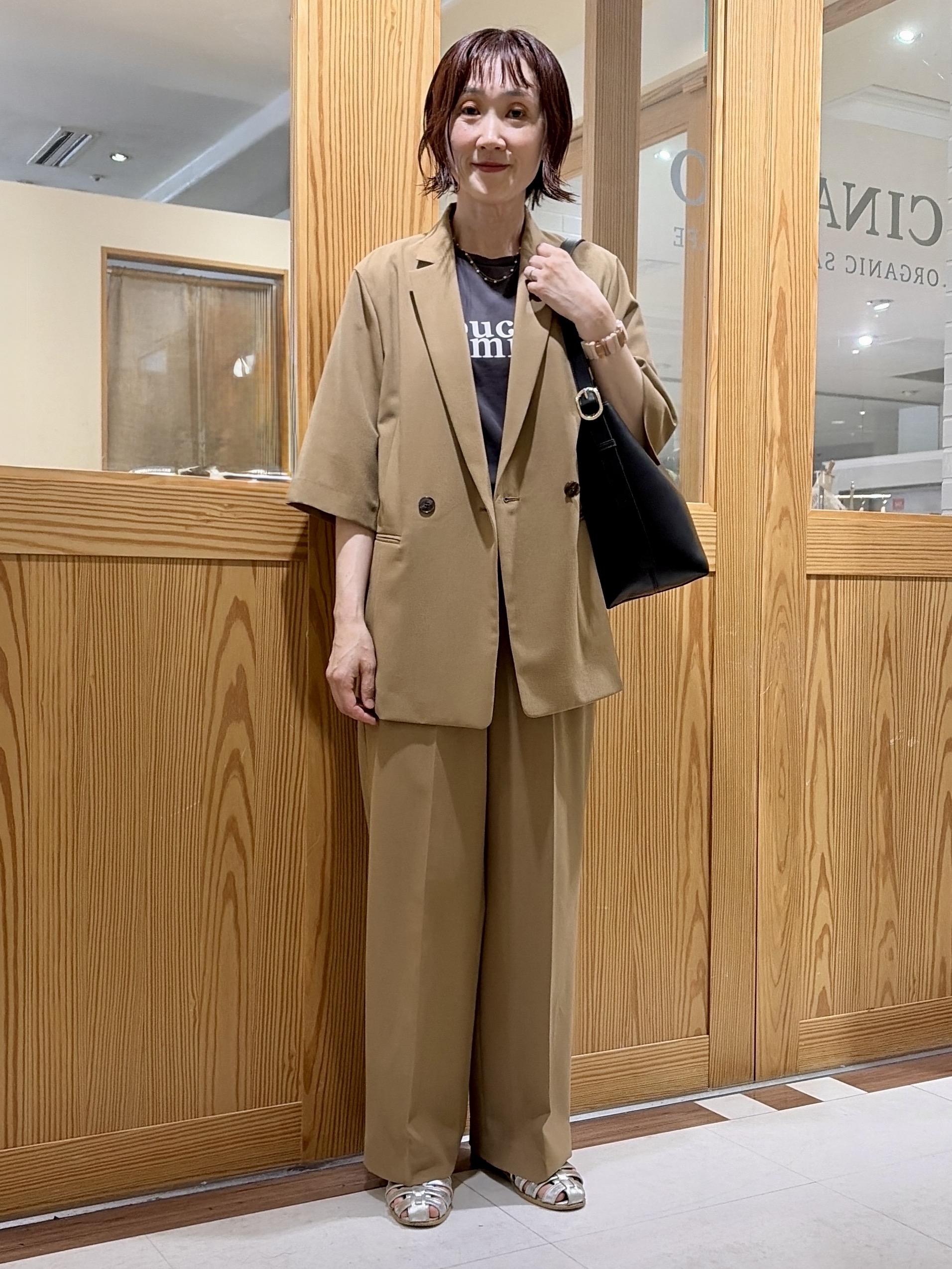 ゆうさんの「UNTITLED｜【秋の通勤羽織/セットアップ可/UVカット】エアリークール半袖ジャケット」を使ったコーディネート