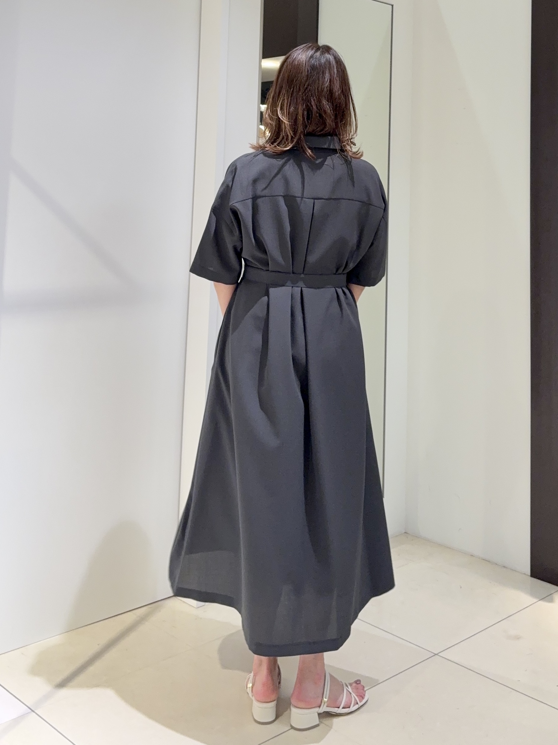 tomoさんの「UNTITLED｜【初秋も活躍/UVカット/接触冷感】エアリークールワンピース」を使ったコーディネート