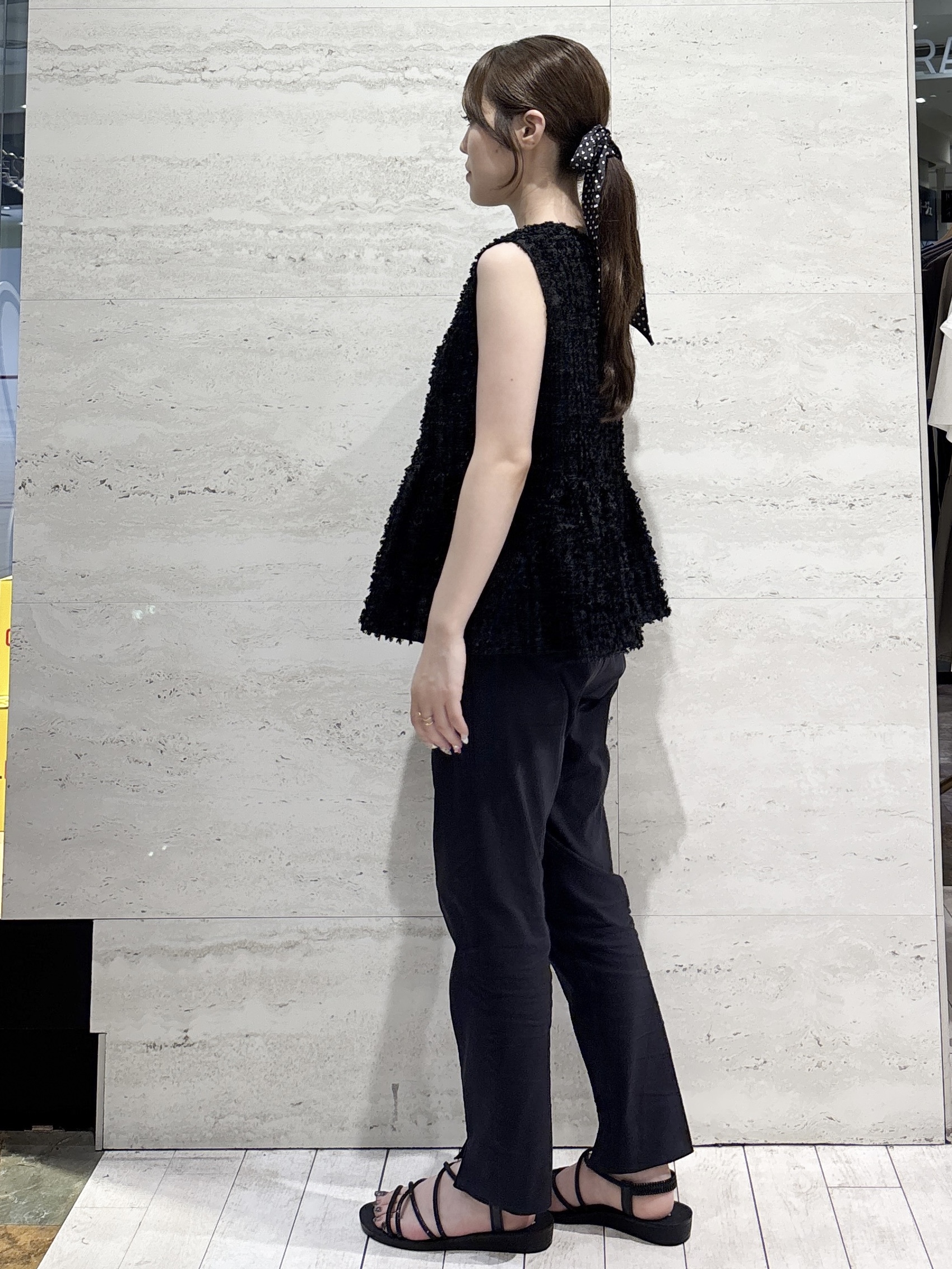 かほさんの「OPAQUE.CLIP｜フリンジジャカード ペプラムブラウス【洗濯機OK】」を使ったコーディネート