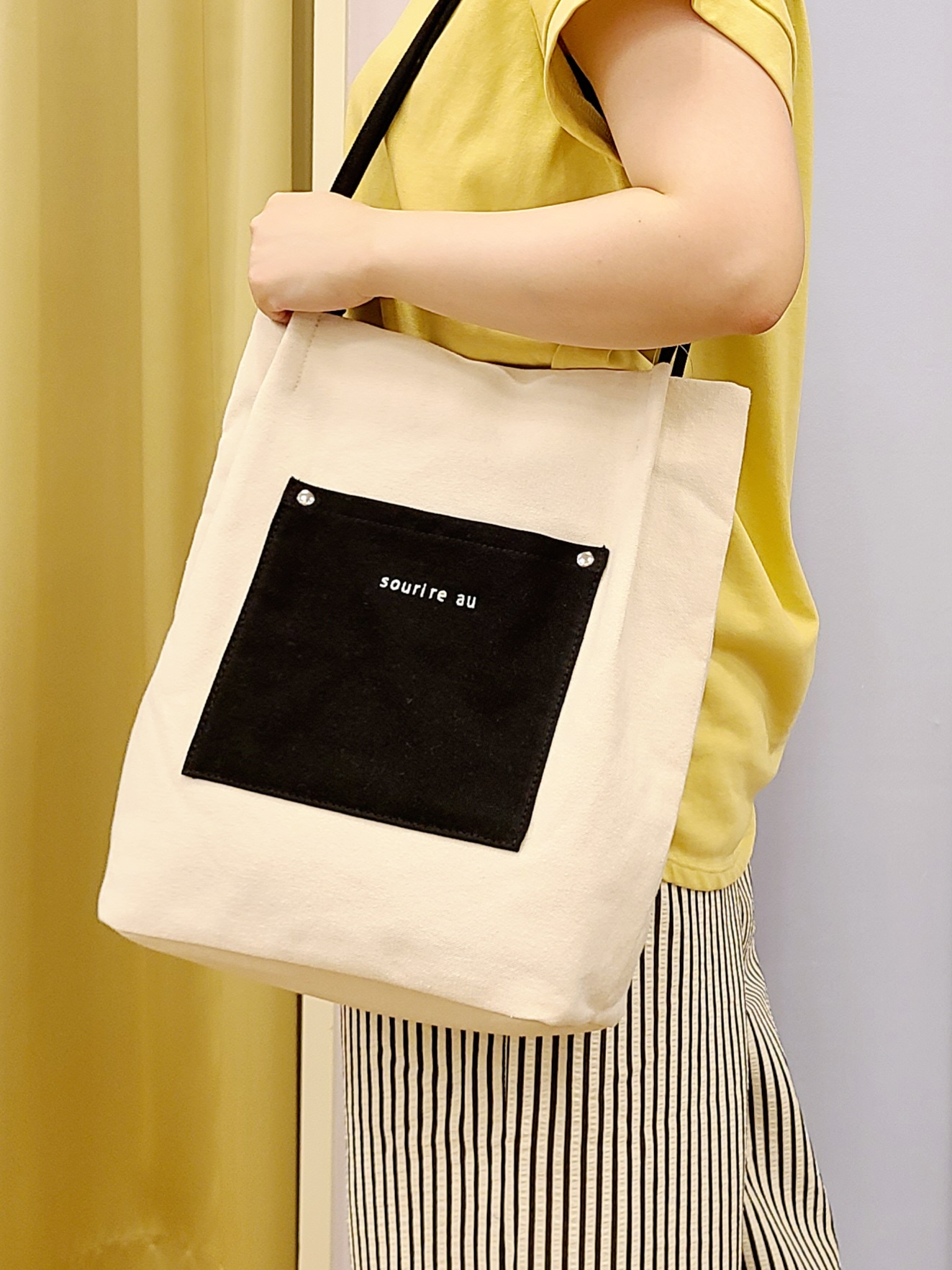 Chiiさんの「SHOO･LA･RUE｜【汗じみ防止/S-LL/体型カバー/洗濯機可】汗じみが気になりにくい 大人の刺繍ロゴTシャツ」を使ったコーディネート