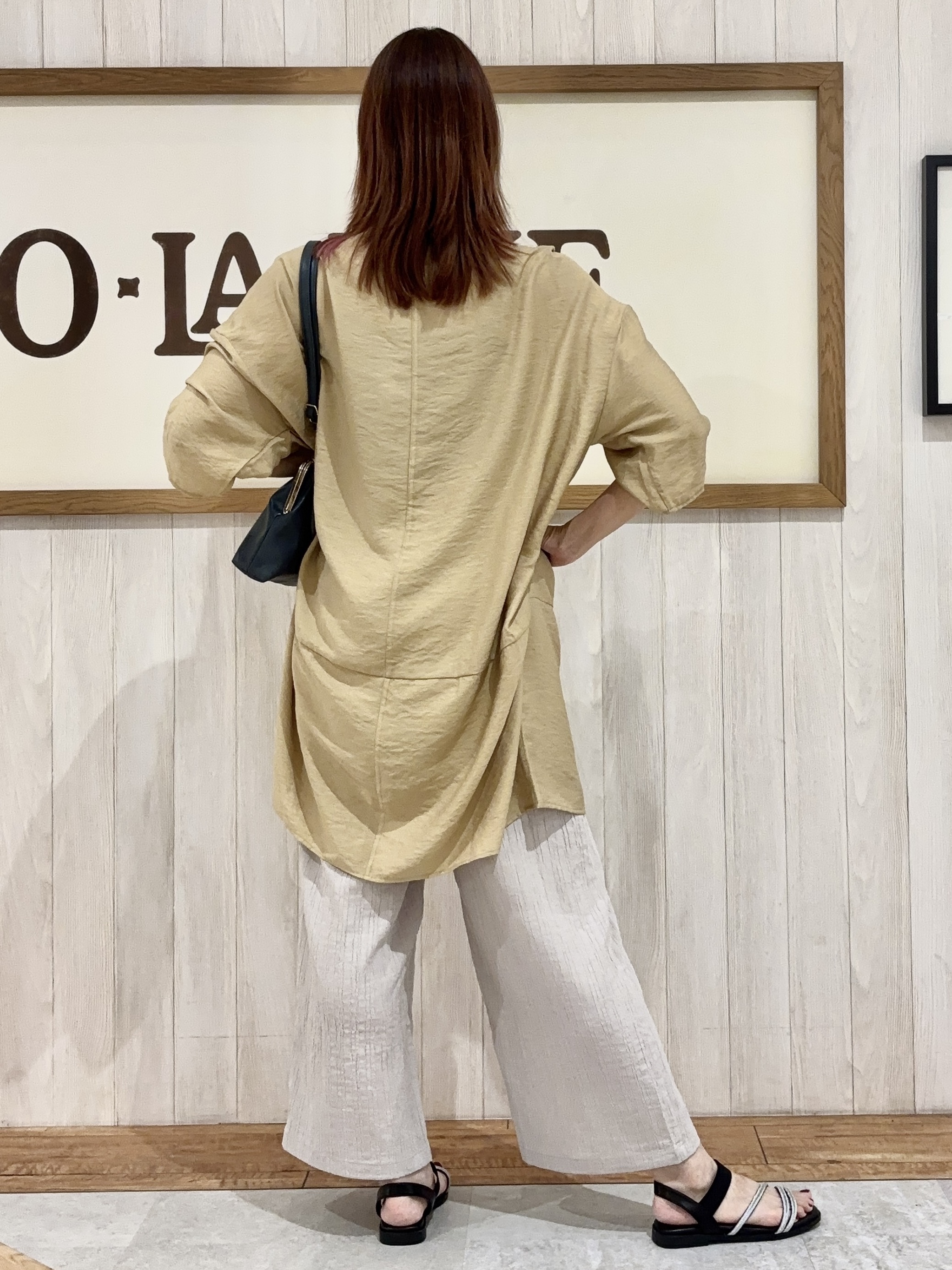 みきぽんさんの「SHOO･LA･RUE｜【S-LL/洗濯後しわになりにくい】ゆるっと体型カバー 7分袖コクーンチュニック」を使ったコーディネート