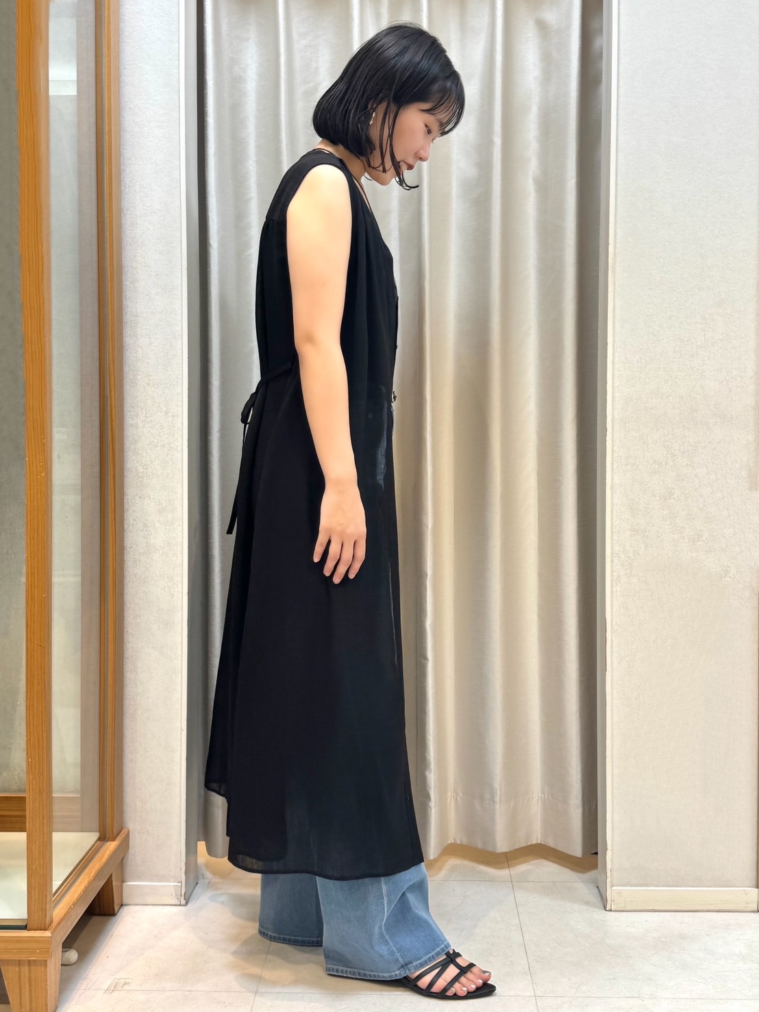 しばたさんの「UNTITLED｜【秋映え/ジレとしても〇】シアーVネックワンピース」を使ったコーディネート