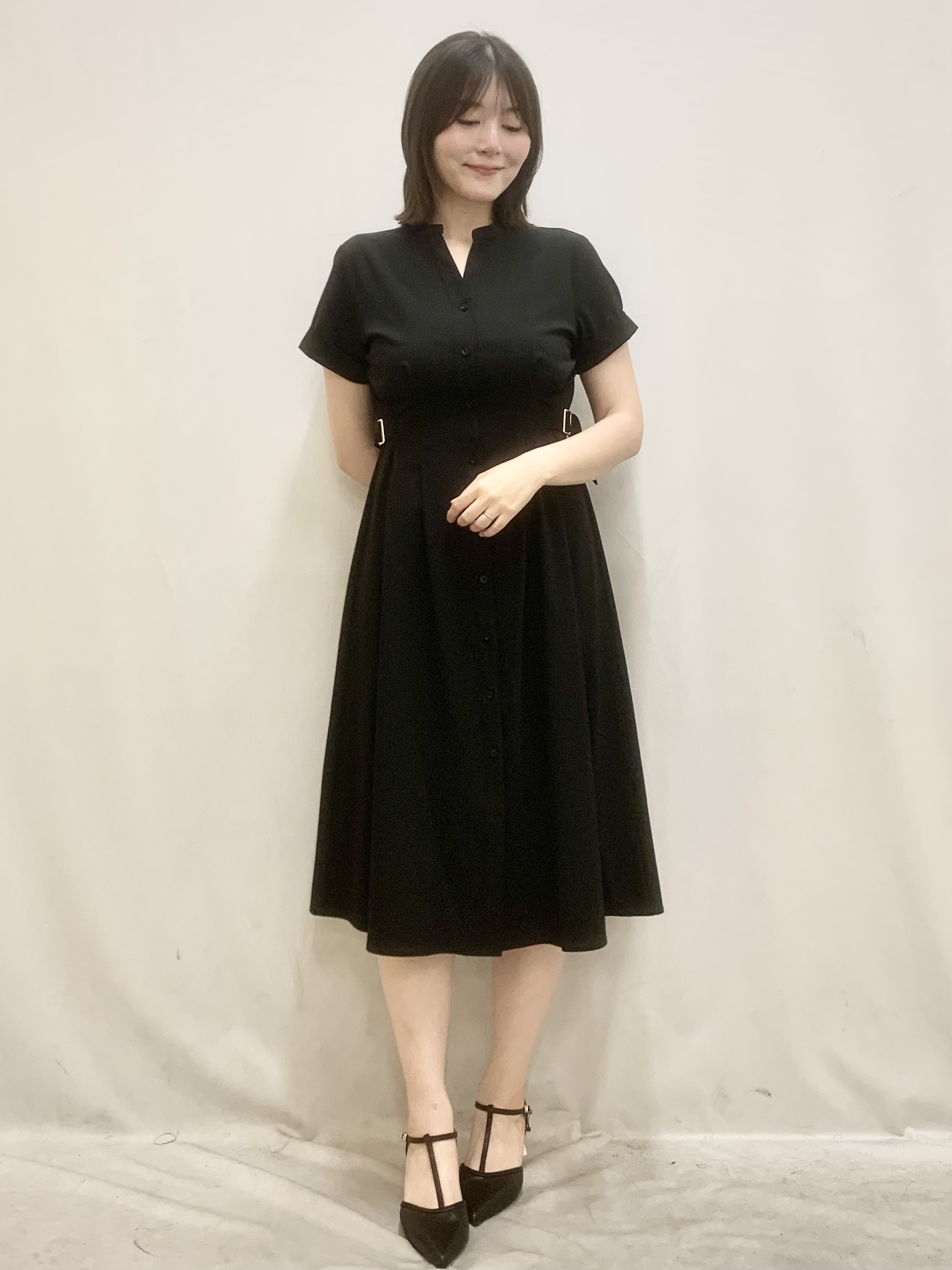 kasumiさんの「index｜【接触冷感／吸水速乾／UVケア】リネンライクサイドベルトシャツワンピース《透け防止／洗濯機OK》」を使ったコーディネート