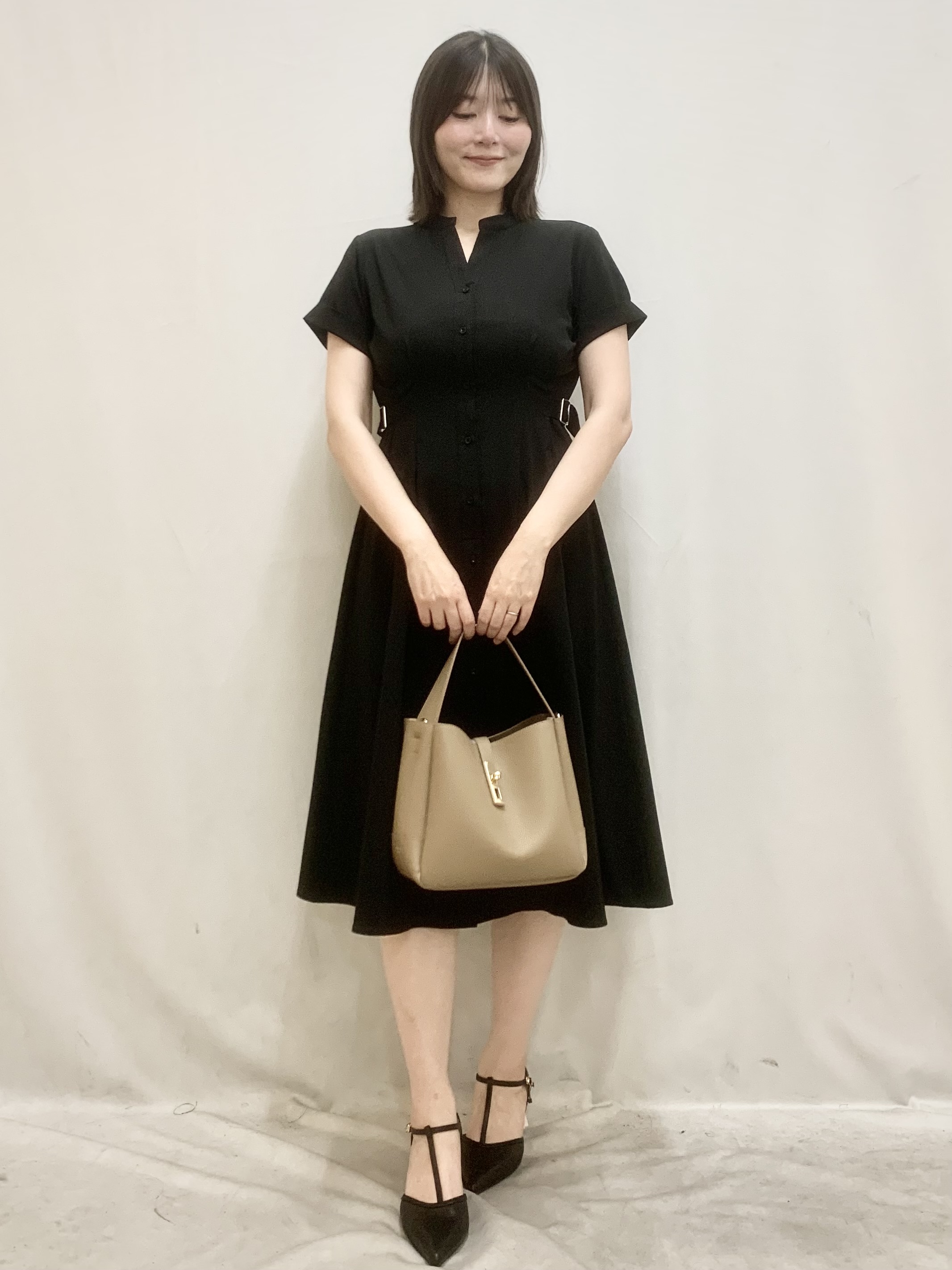 kasumiさんの「index｜【接触冷感／吸水速乾／UVケア】リネンライクサイドベルトシャツワンピース《透け防止／洗濯機OK》」を使ったコーディネート