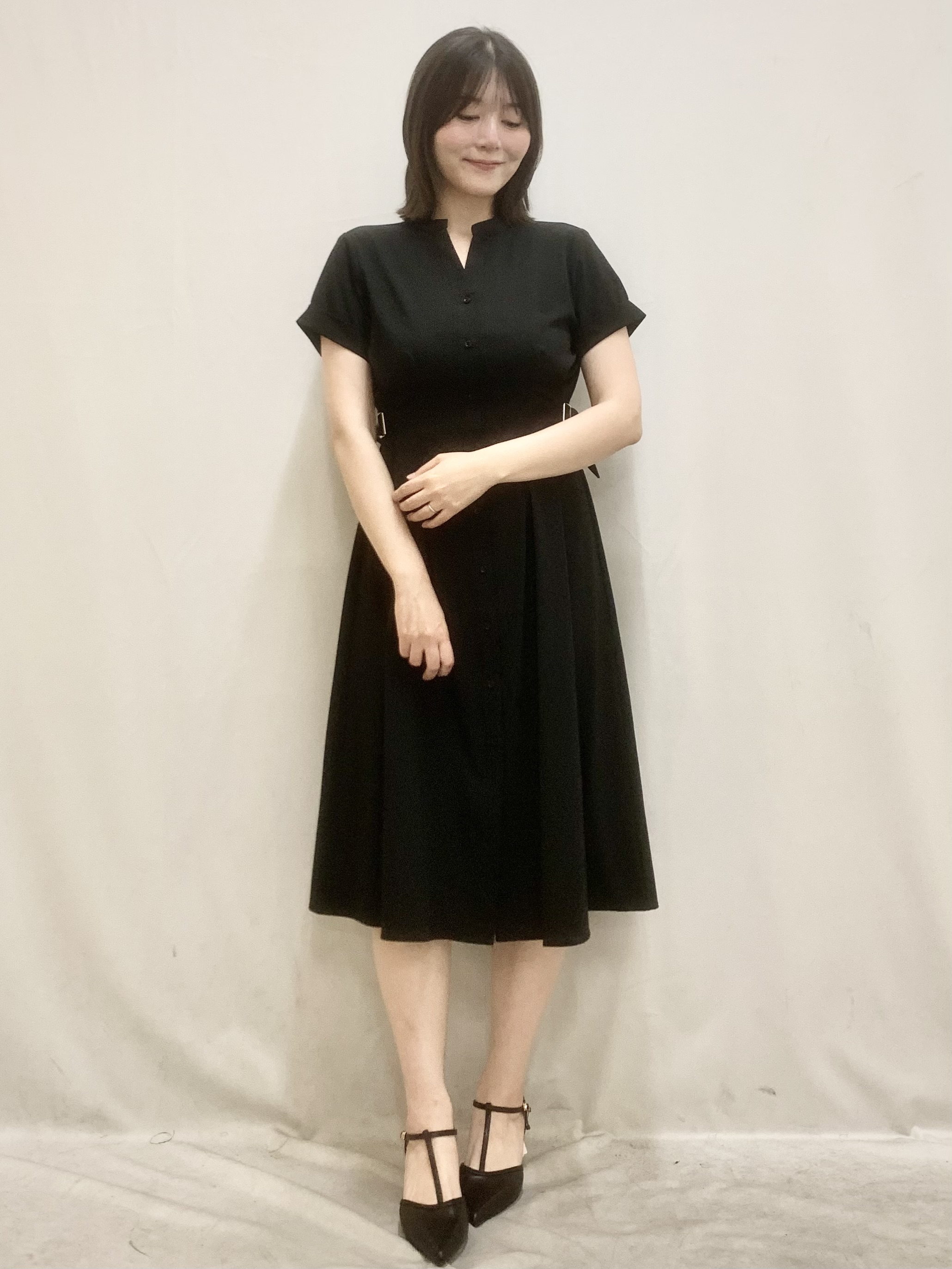 kasumiさんの「index｜【接触冷感／吸水速乾／UVケア】リネンライクサイドベルトシャツワンピース《透け防止／洗濯機OK》」を使ったコーディネート