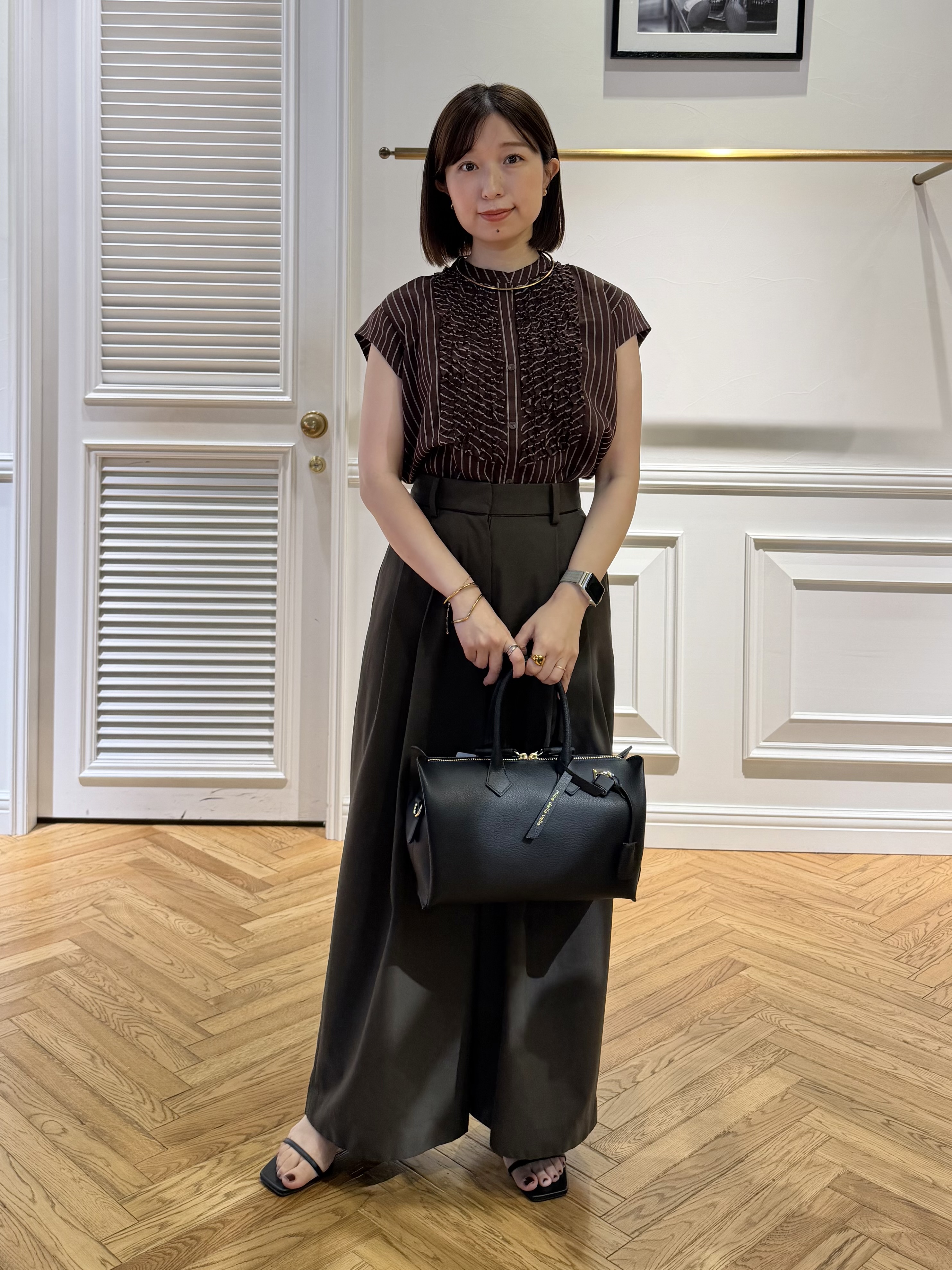つじ まこさんの「DRESSTERIOR｜ストライプフレンチスリーブフリルブラウス」を使ったコーディネート