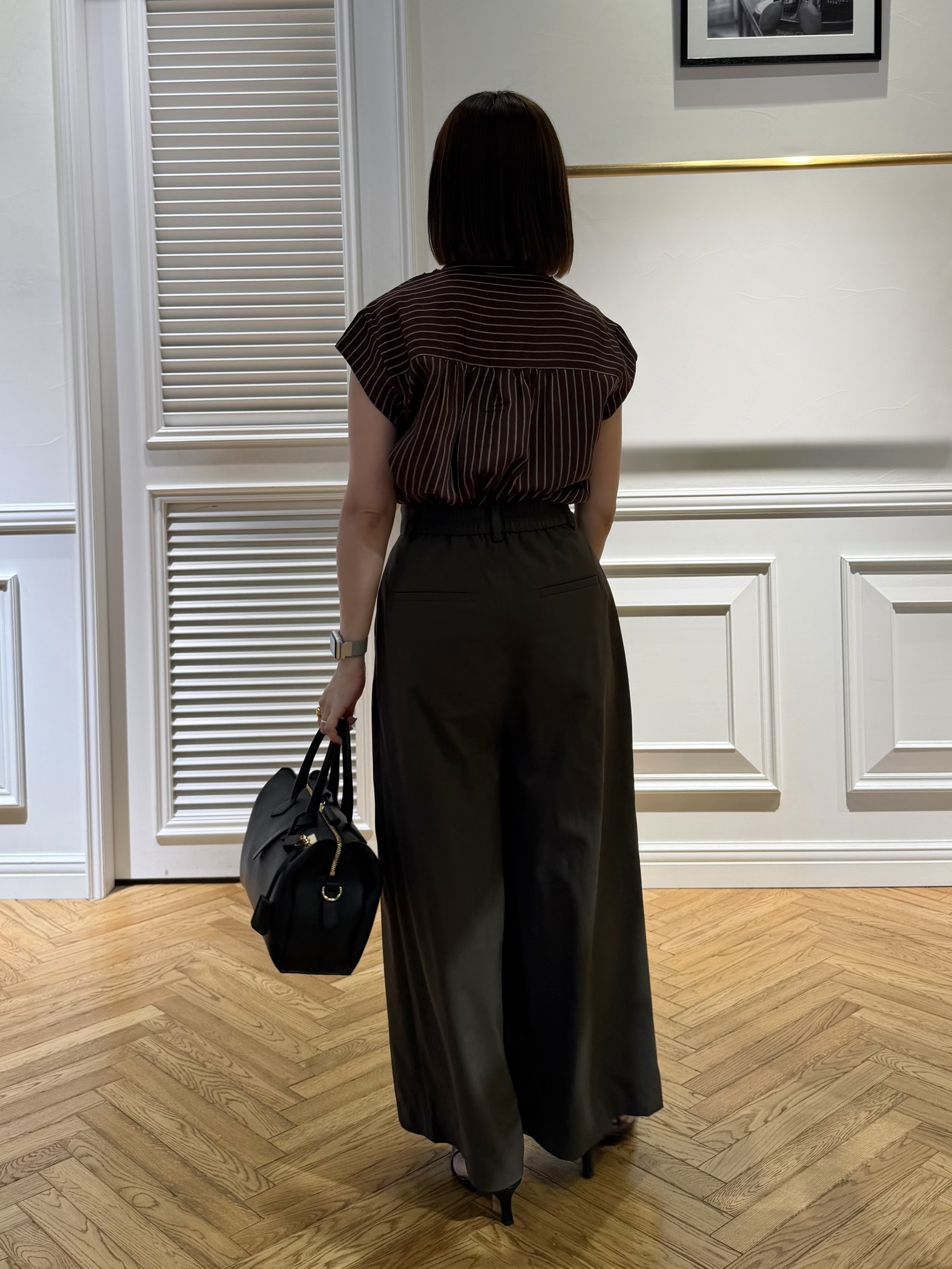 つじ まこさんの「DRESSTERIOR｜ストライプフレンチスリーブフリルブラウス」を使ったコーディネート