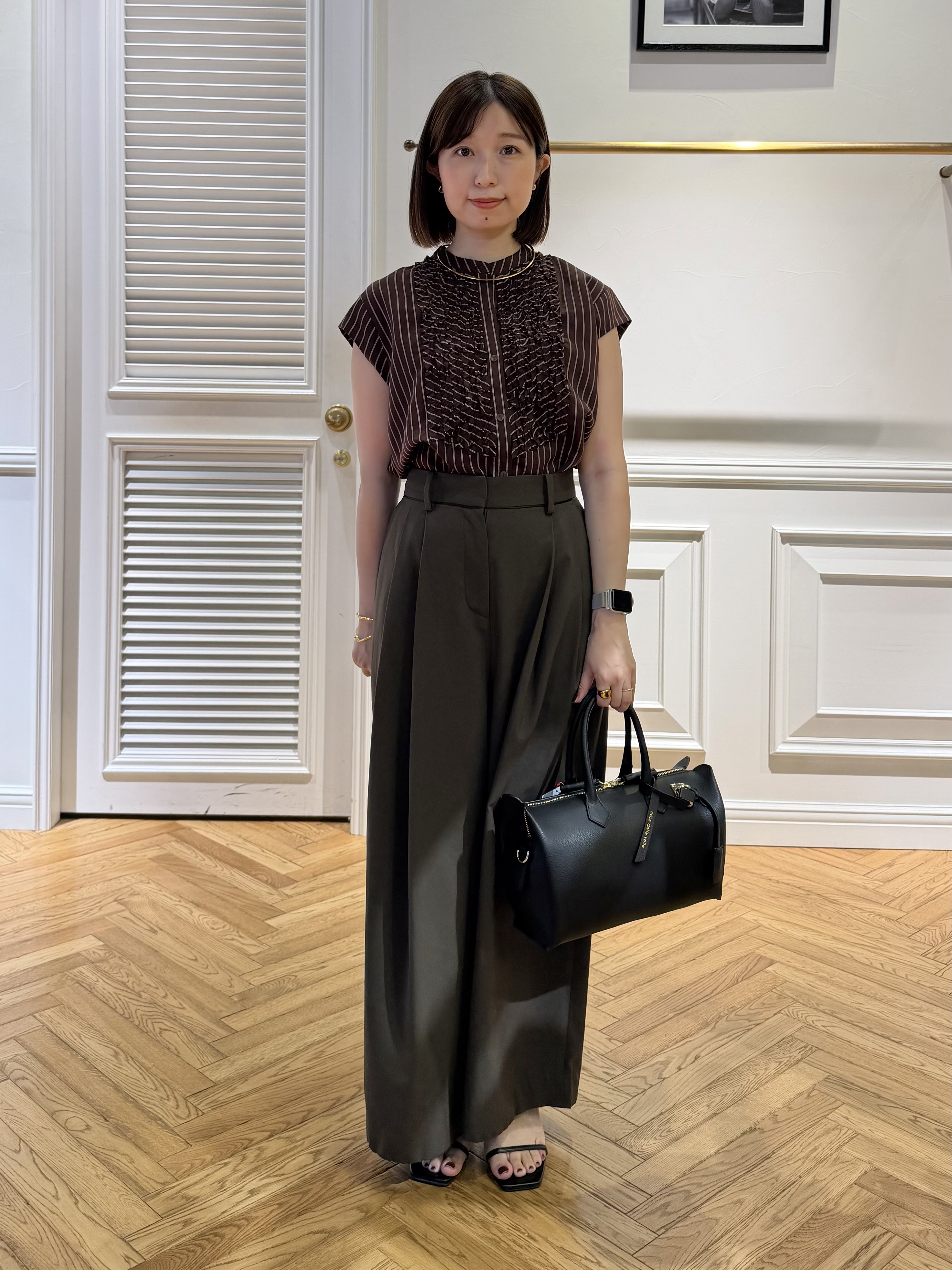 つじ まこさんの「DRESSTERIOR｜ストライプフレンチスリーブフリルブラウス」を使ったコーディネート