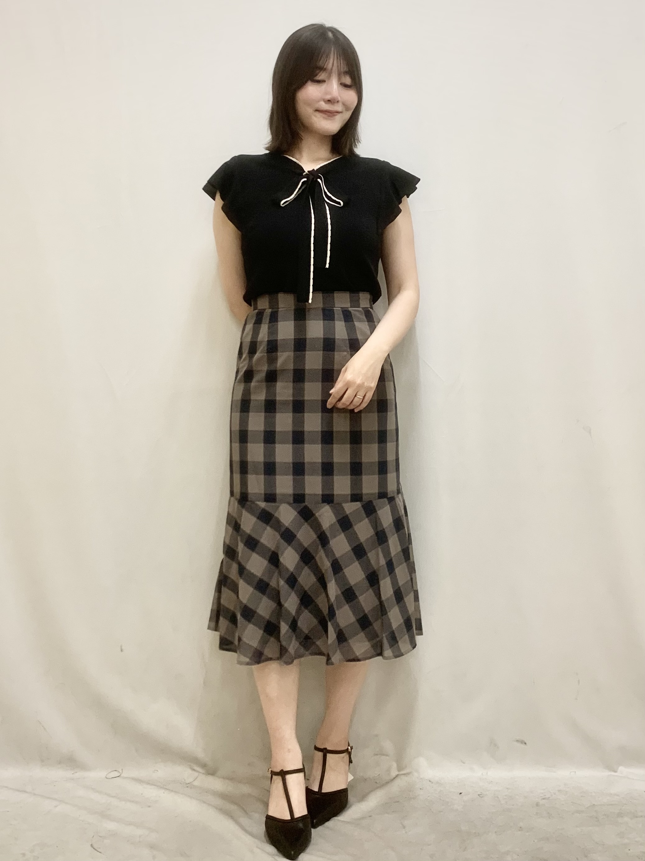 kasumiさんの「index｜【UVケア／接触冷感】バイカラーボウタイフリルトップス《洗濯機OK》」を使ったコーディネート