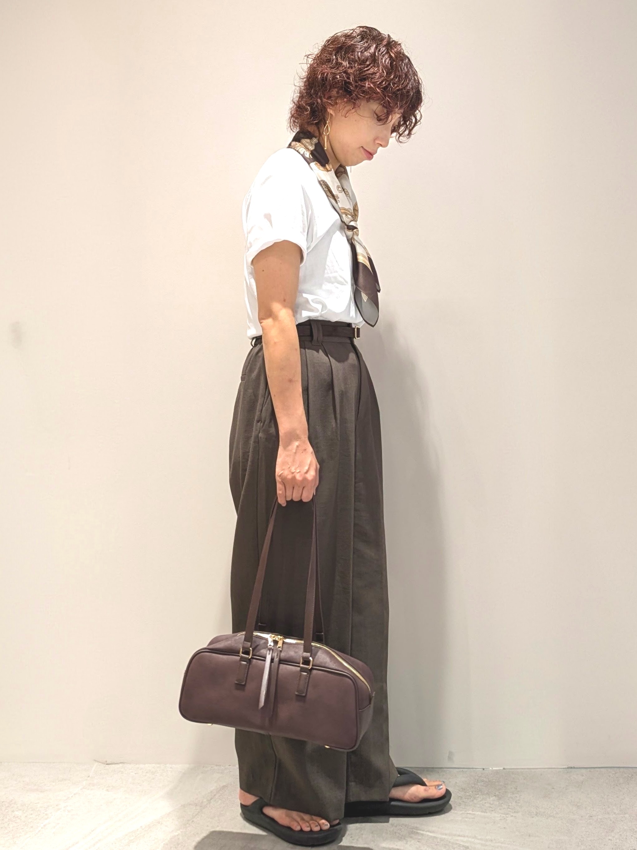4410さんの「OPAQUE.CLIP｜オーガニックコットン混ベーシックTシャツ【洗濯機OK】《SS～LL》」を使ったコーディネート