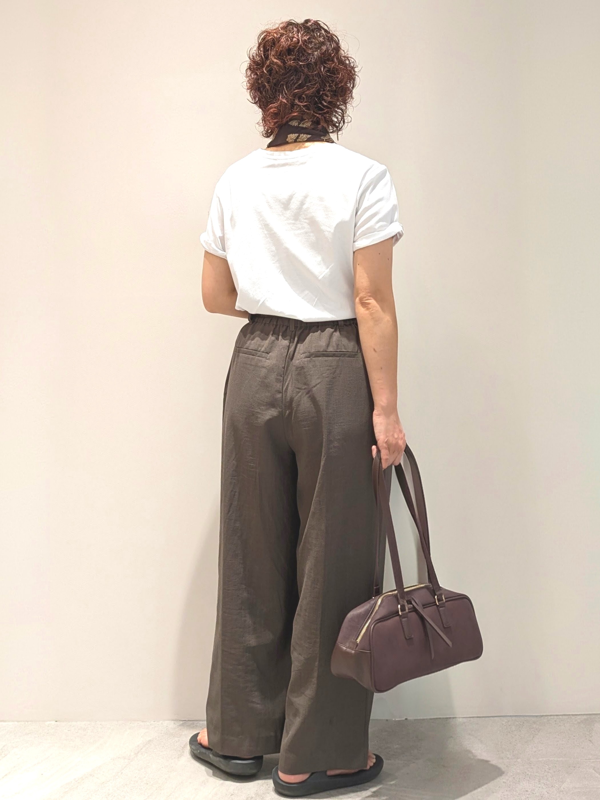 4410さんの「OPAQUE.CLIP｜オーガニックコットン混ベーシックTシャツ【洗濯機OK】《SS～LL》」を使ったコーディネート