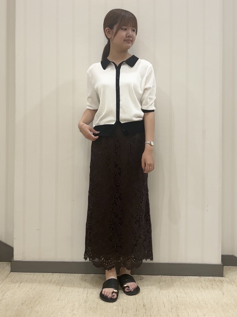 ちひさんの「INDIVI｜【洗える／トレンド】リーフ柄レーススカート」を使ったコーディネート
