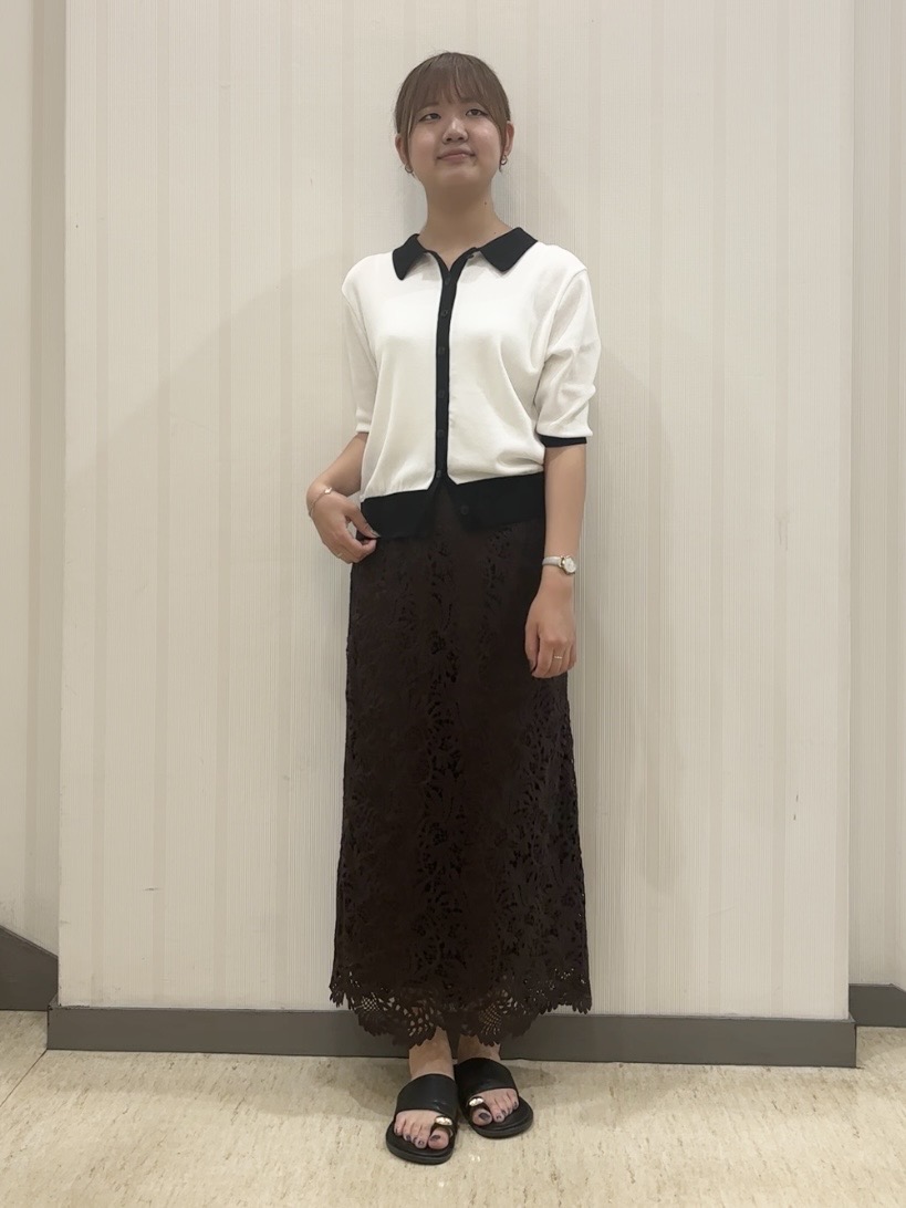 ちひさんの「INDIVI｜【洗える／トレンド】リーフ柄レーススカート」を使ったコーディネート