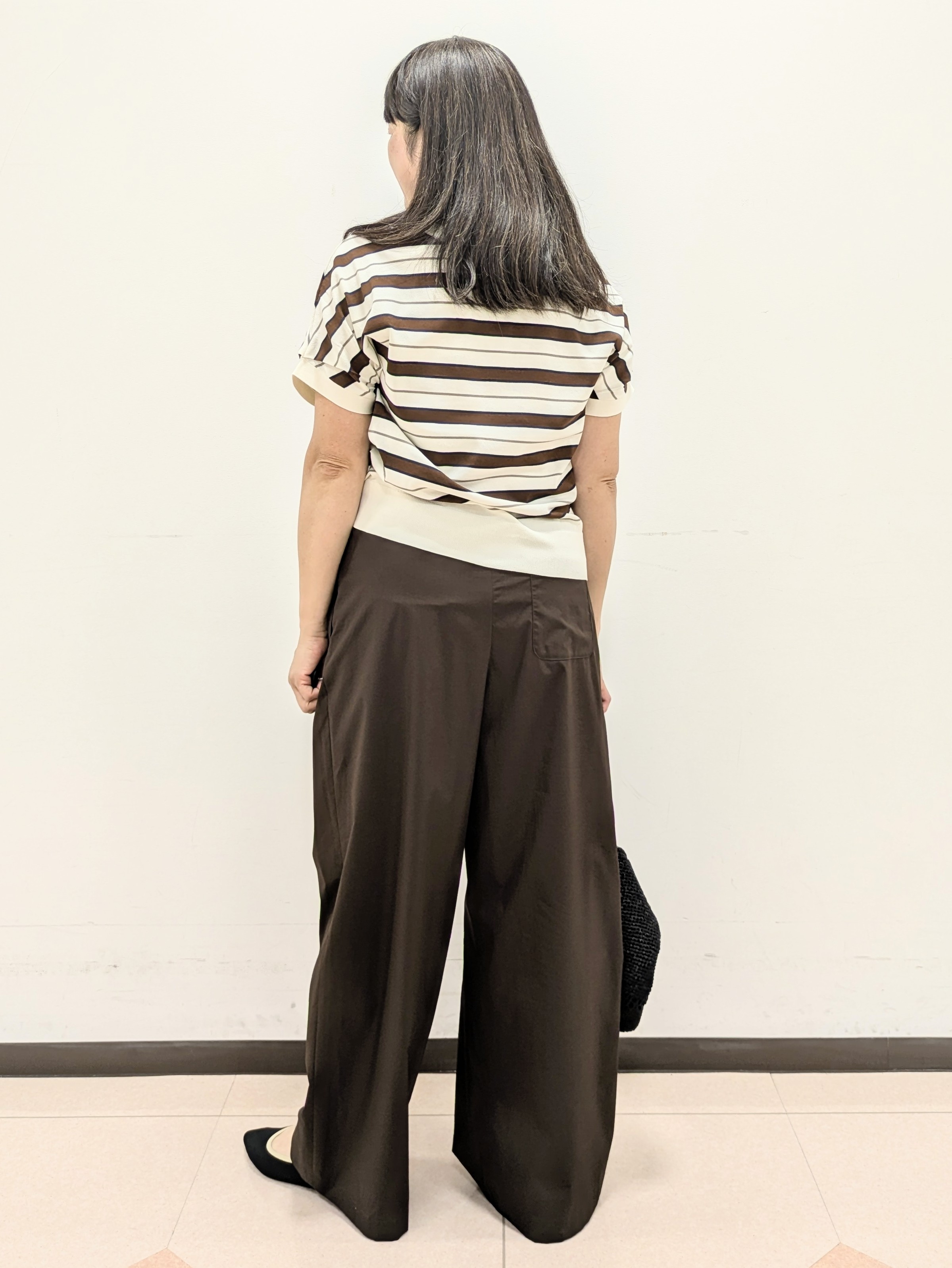 ともさんの「UNTITLED｜【肌に張りつきにくい/前後2WAY】ドライタッチコットンプルオーバー」を使ったコーディネート