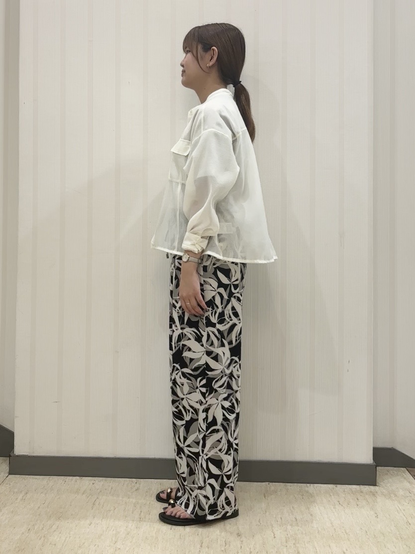 ちひさんの「INDIVI｜【汗ジミ防止／接触冷感】裾レースドルマンTシャツ」を使ったコーディネート
