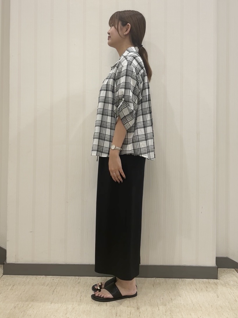 ちひさんの「INDIVI｜【汗ジミ防止／接触冷感】裾レースドルマンTシャツ」を使ったコーディネート
