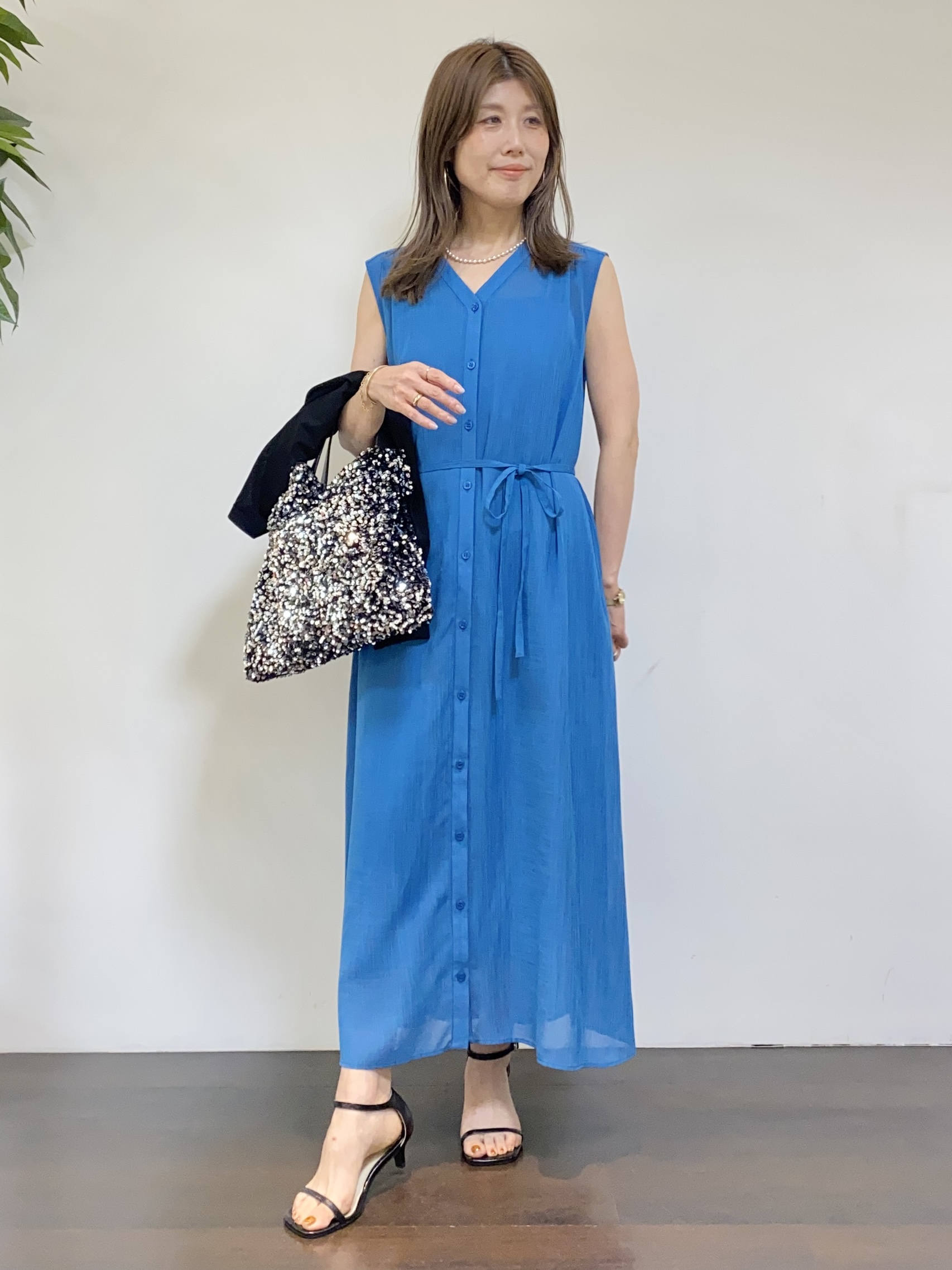 tomoさんの「UNTITLED｜【アンサンブル可/日除け・冷房対策】シアーレーヨンZIPカーディガン」を使ったコーディネート