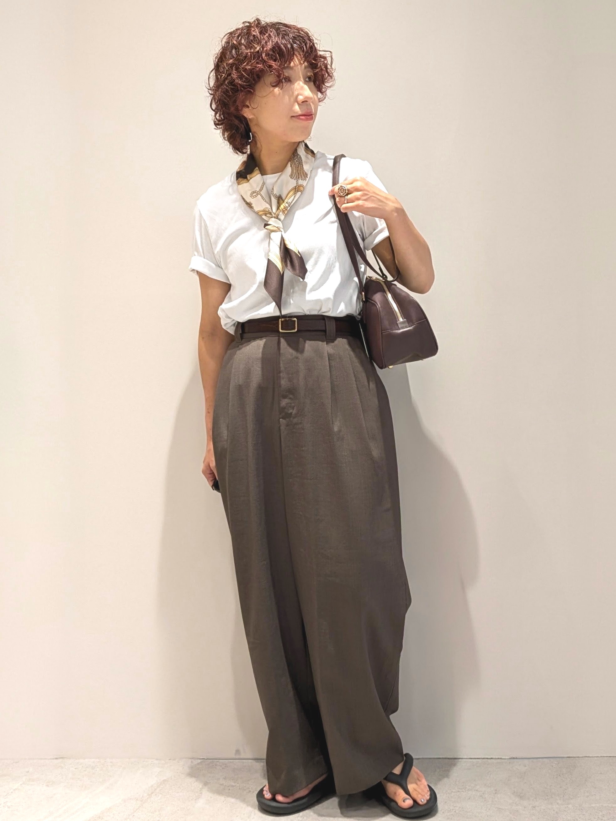 4410さんの「OPAQUE.CLIP｜オーガニックコットン混ベーシックTシャツ【洗濯機OK】《SS～LL》」を使ったコーディネート