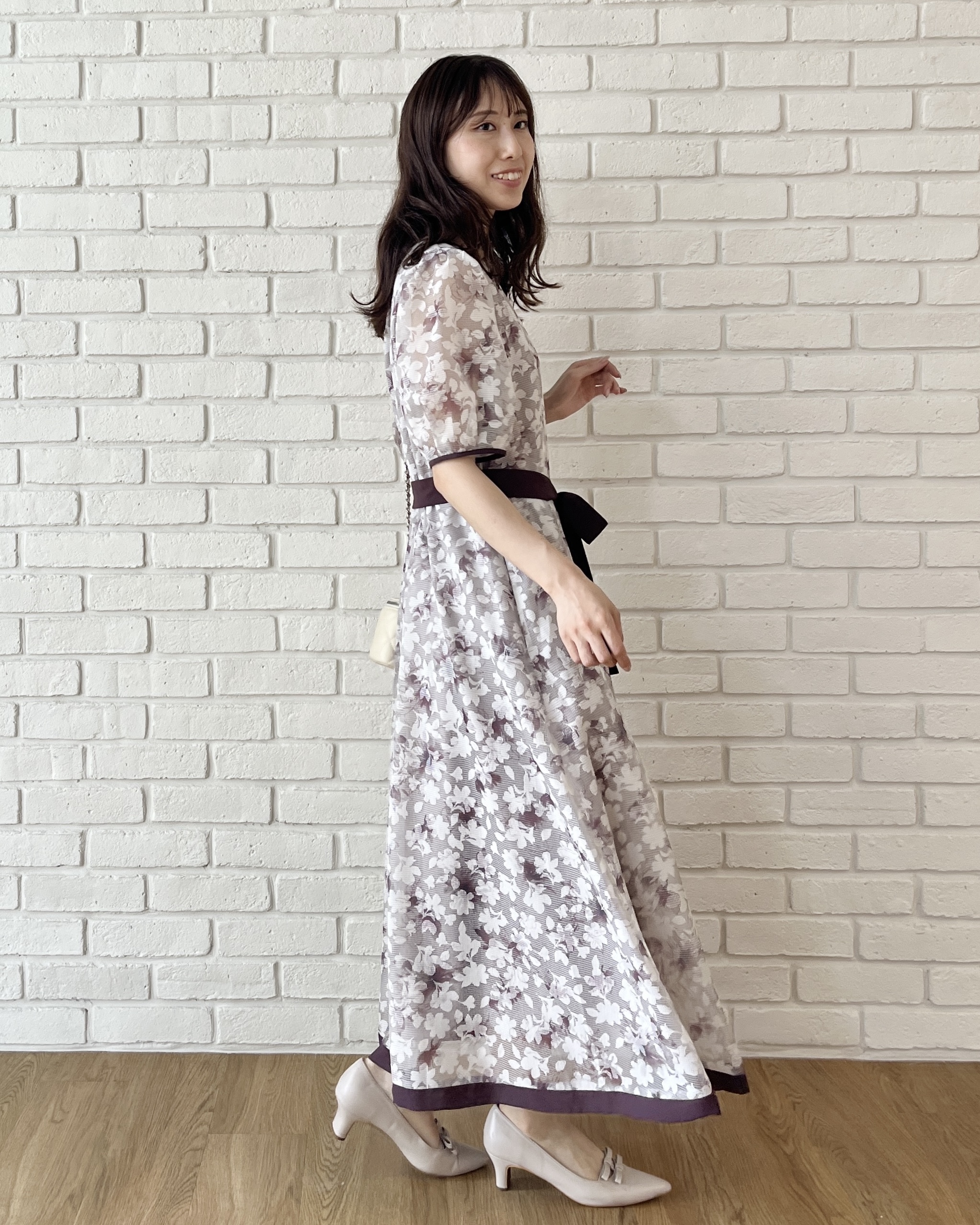 はばさんの「Couture brooch｜【一枚で華やかに着映える】オパールチェック花柄ワンピース【洗濯機可】」を使ったコーディネート