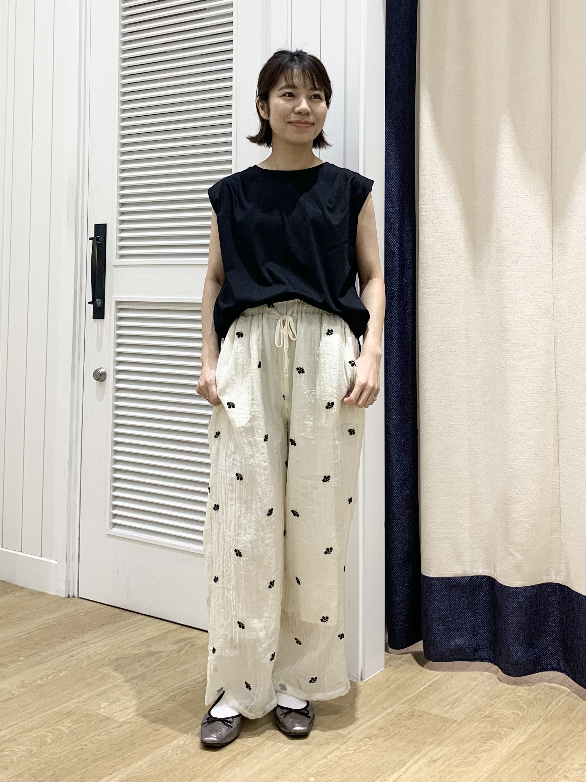 IMARIさんの「Dessin｜【接触冷感/UVカット】美光沢ノースリーブカットソー」を使ったコーディネート