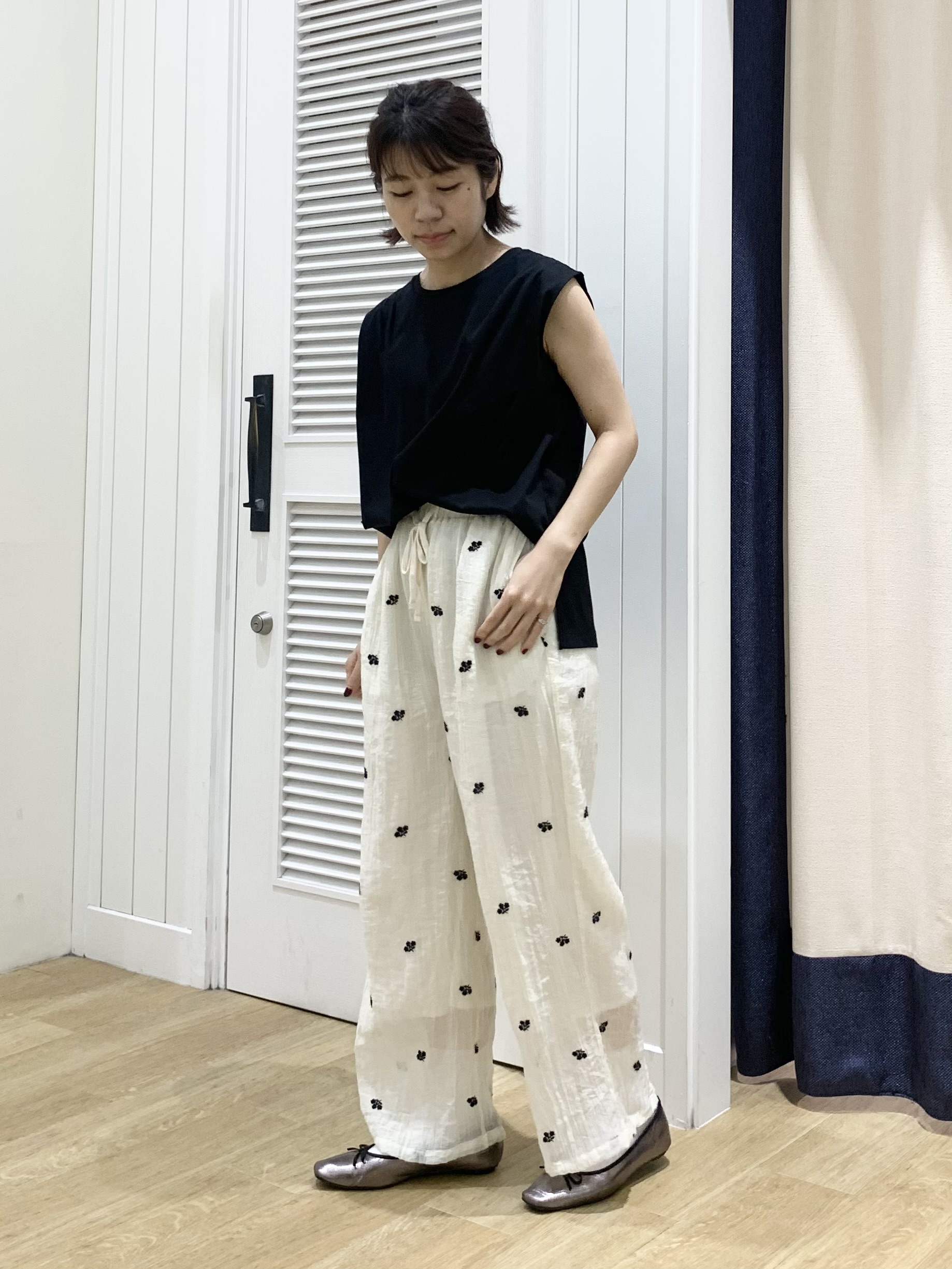 IMARIさんの「Dessin｜【接触冷感/UVカット】美光沢ノースリーブカットソー」を使ったコーディネート