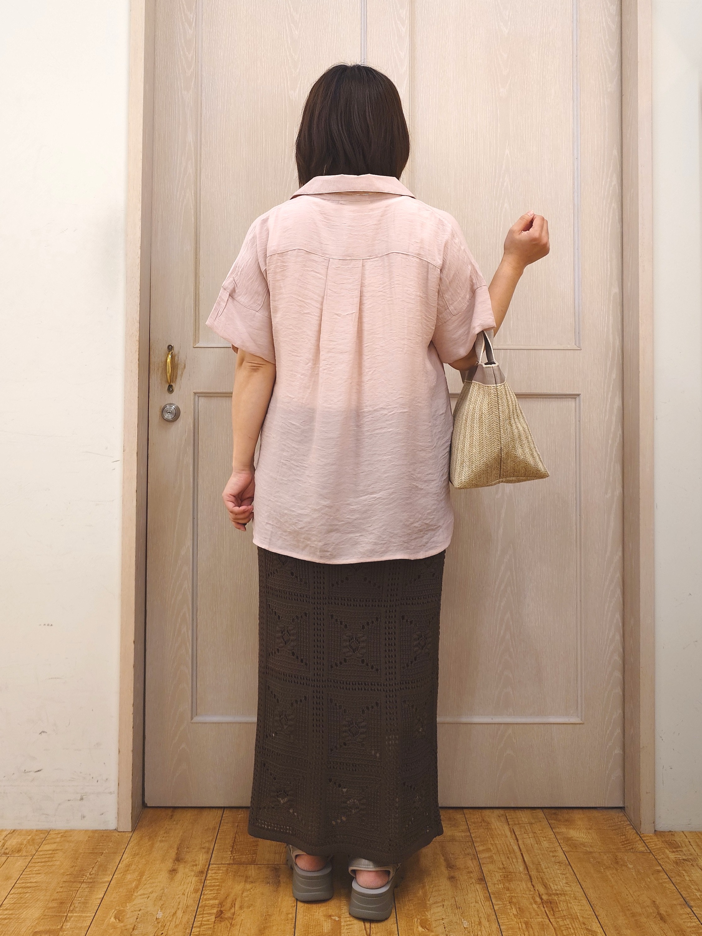 とろろさんの「SHOO･LA･RUE｜【2点セット/S-LL/洗濯機可】時短でコーデ決まる スラブスキッパーシャツ＋タンクトップ」を使ったコーディネート