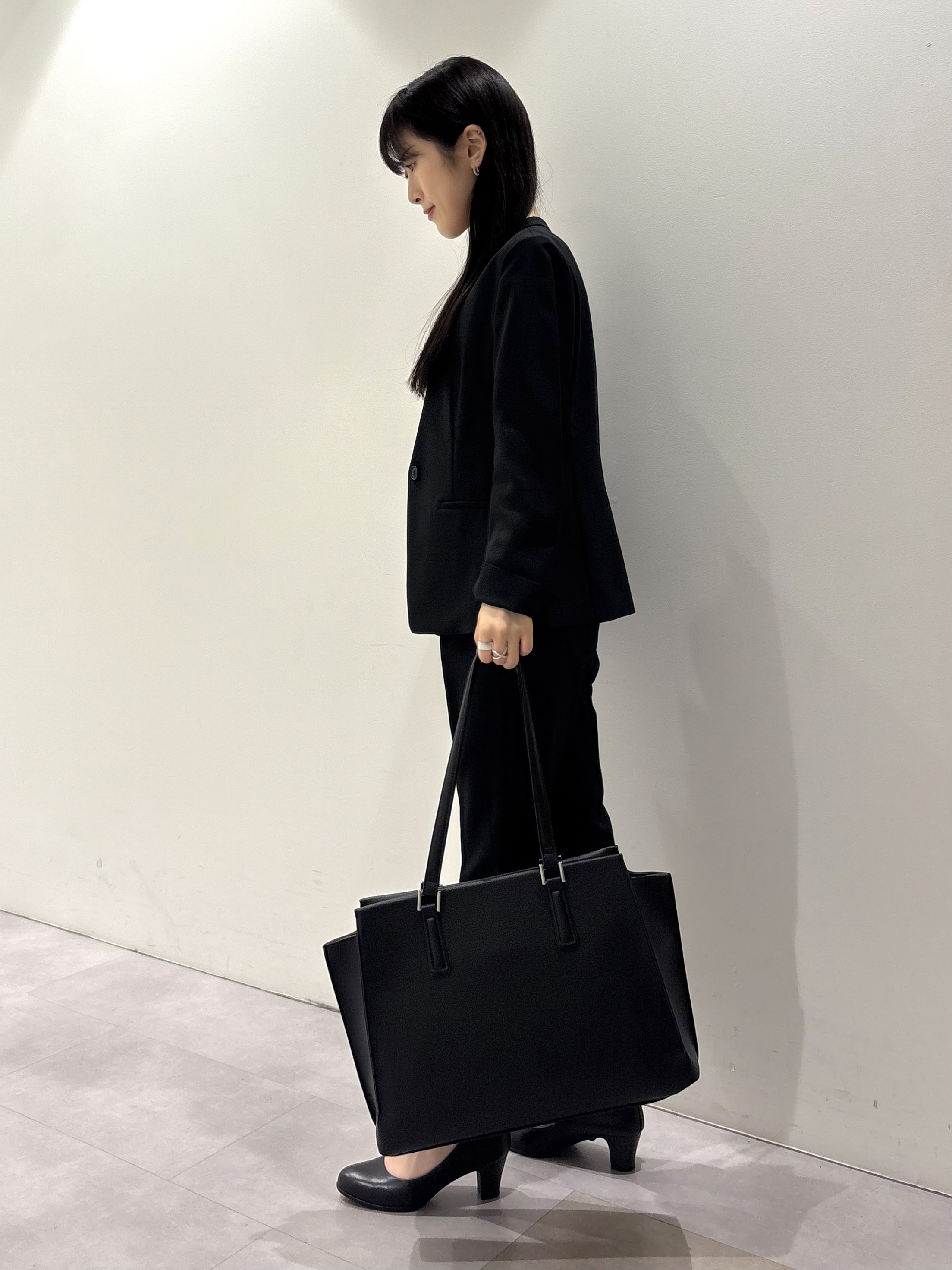 KEIKOさんの「INDIVI｜【定番スーツ／UVケア／洗える】ウール調ノーカラージャケット」を使ったコーディネート