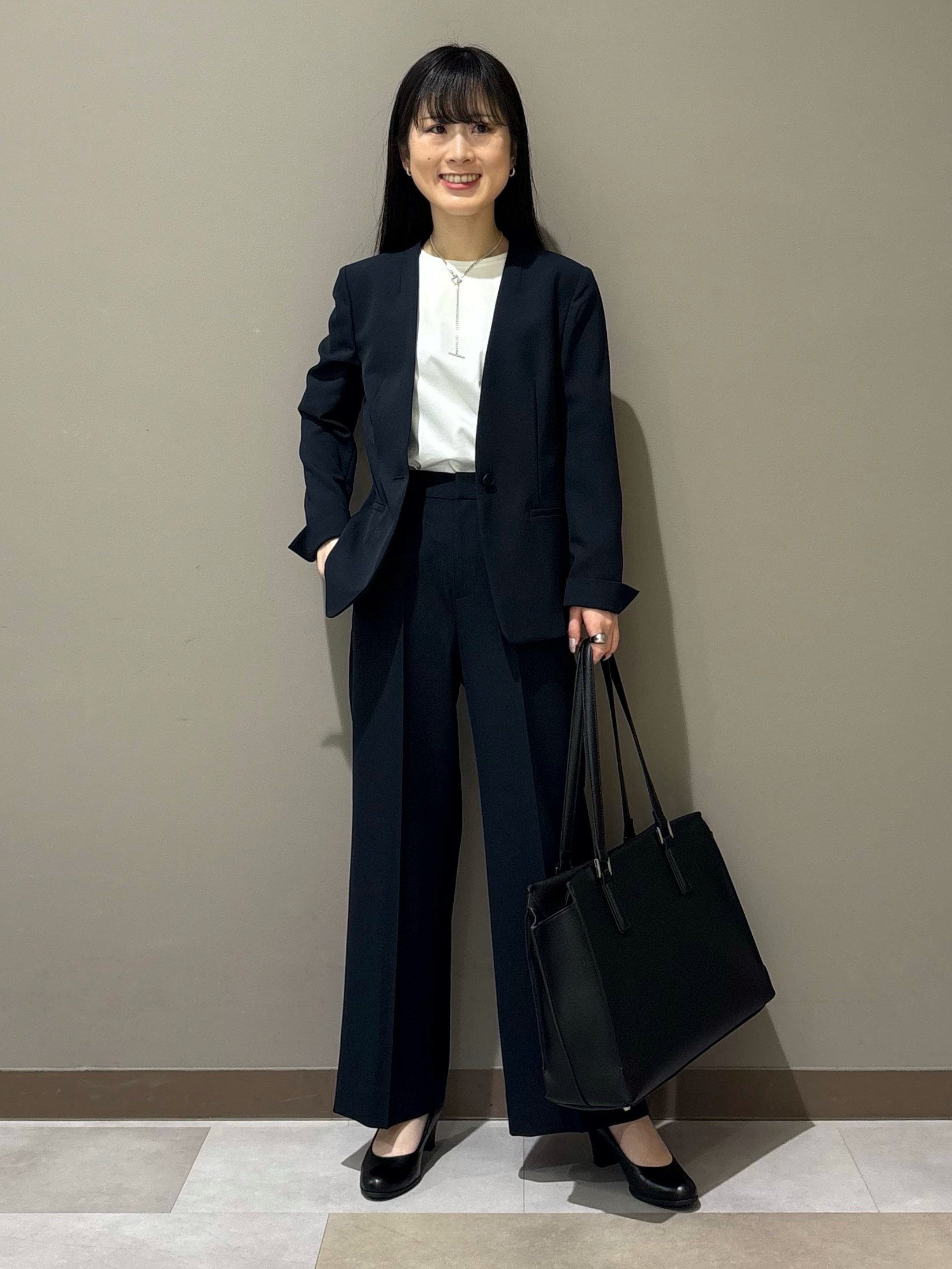 KEIKOさんの「INDIVI｜【定番スーツ／UVケア／洗える】ウール調ノーカラージャケット」を使ったコーディネート