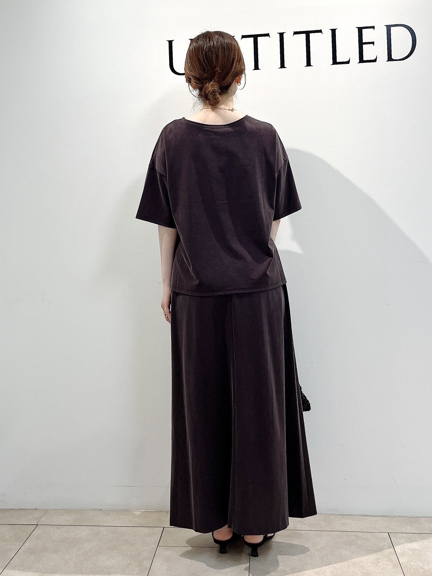 hayaさんの「UNTITLED｜【きれいめTシャツ/セットアップ可】ヴィンテージライクプルオーバー」を使ったコーディネート