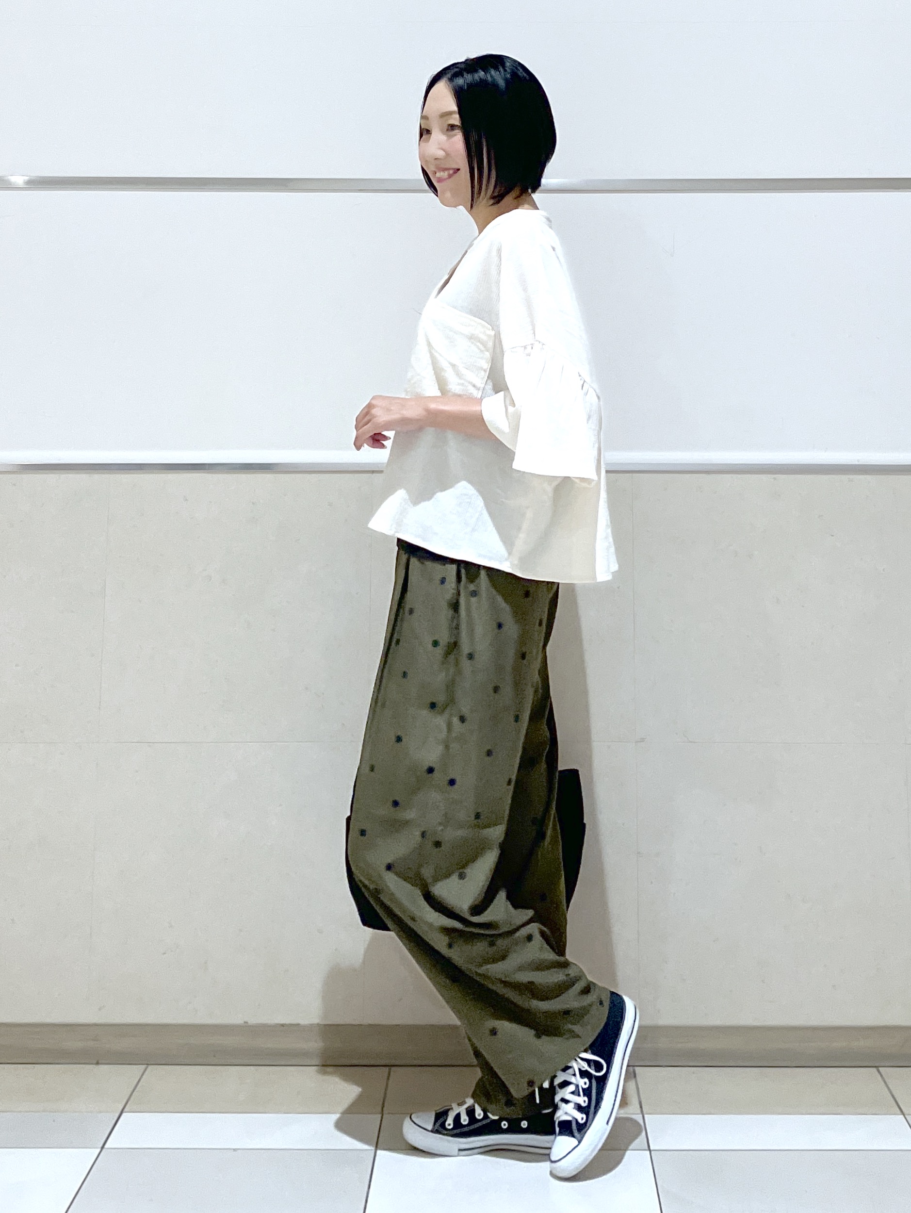 eriko さんの「Dessin｜フレアスリーブ スキッパーブラウス」を使ったコーディネート