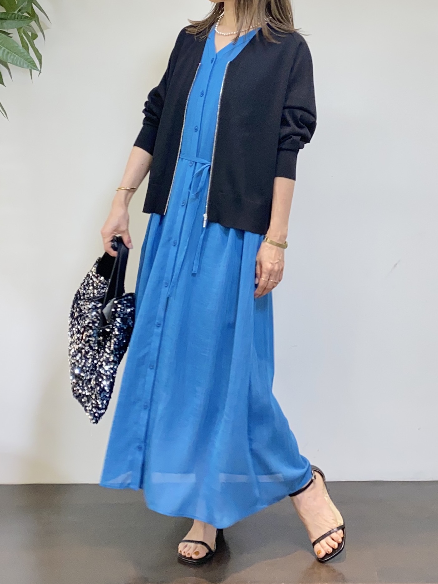 tomoさんの「UNTITLED｜【アンサンブル可/日除け・冷房対策】シアーレーヨンZIPカーディガン」を使ったコーディネート