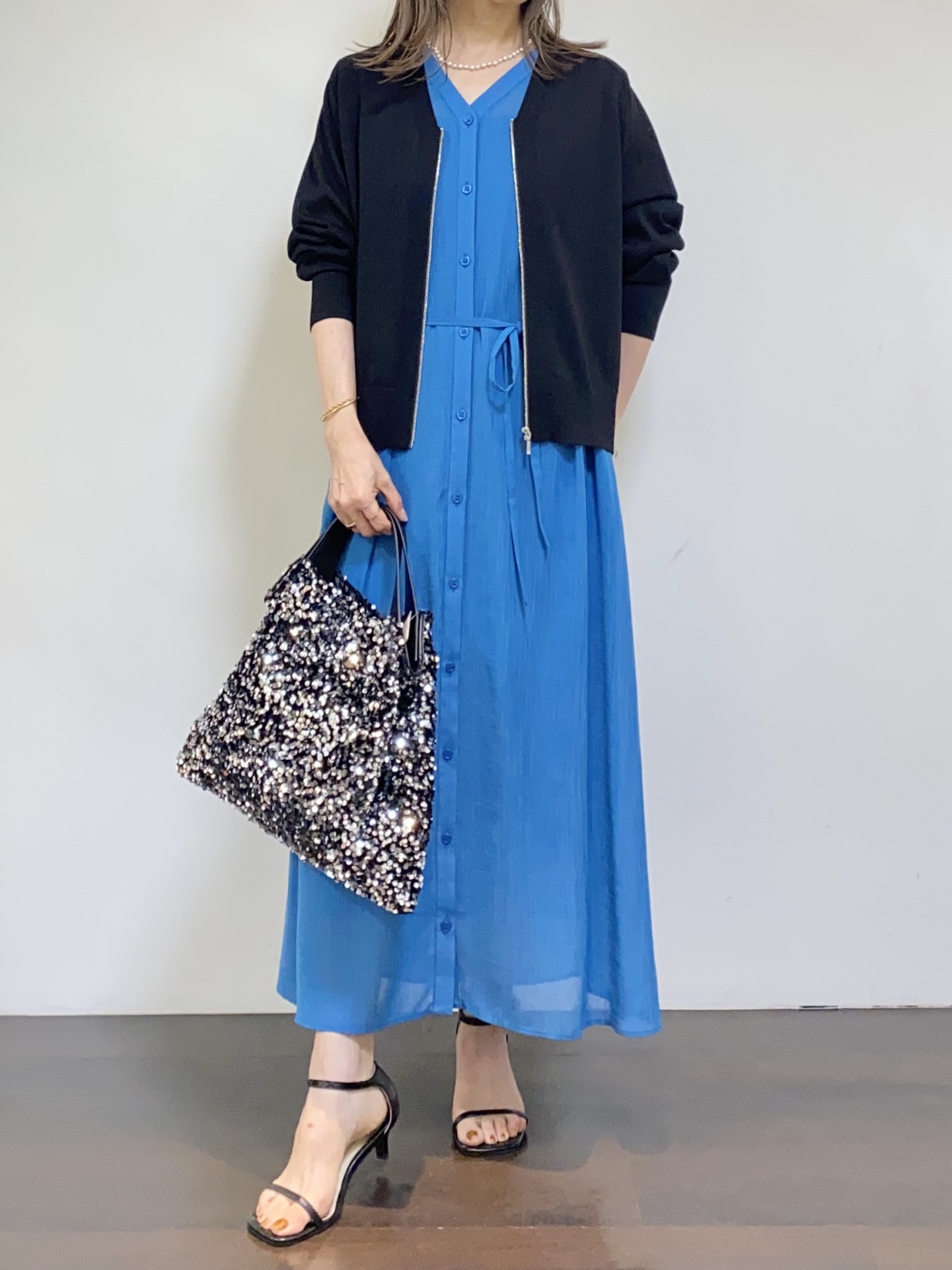 tomoさんの「UNTITLED｜【アンサンブル可/日除け・冷房対策】シアーレーヨンZIPカーディガン」を使ったコーディネート