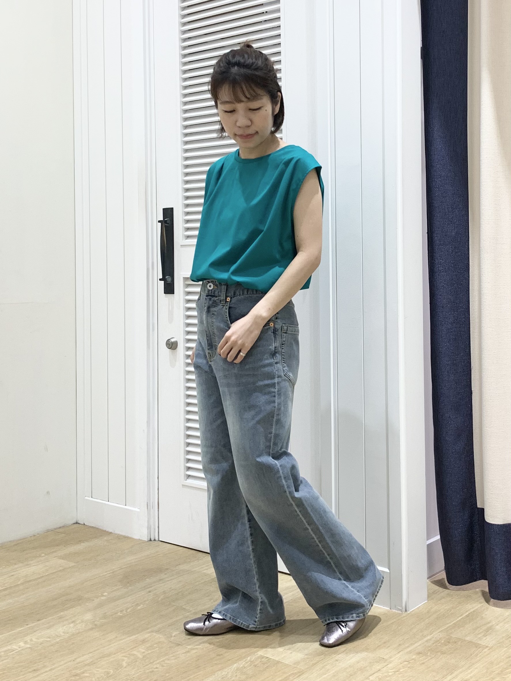 IMARIさんの「Dessin｜【接触冷感/UVカット】美光沢ノースリーブカットソー」を使ったコーディネート