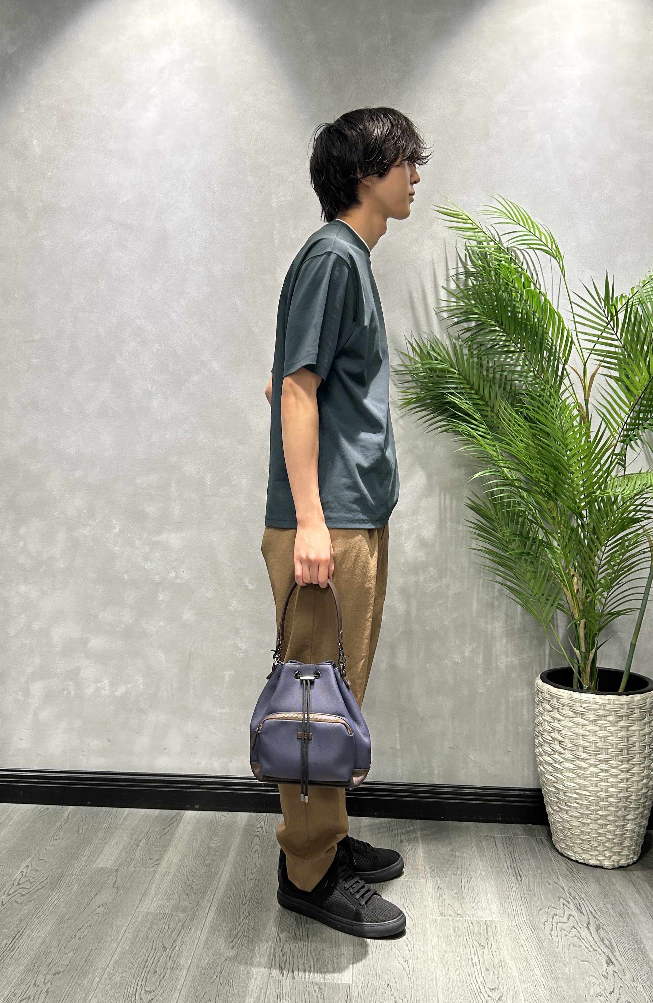 ruiさんの「TAKEO KIKUCHI｜【汗染み軽減/接触冷感】フェイクレイヤード ワンポイント刺繍Ｔシャツ」を使ったコーディネート