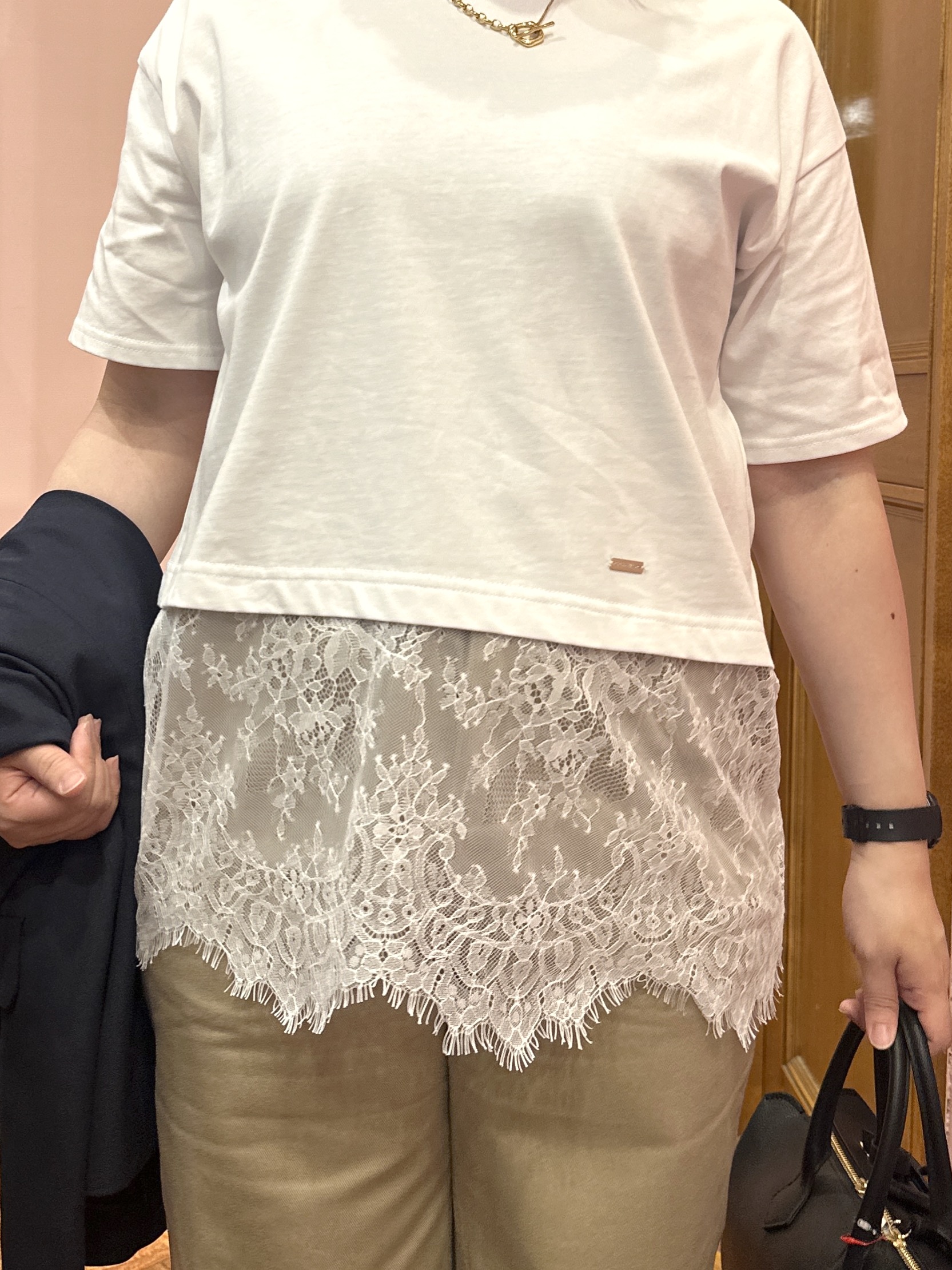 komatsuさんの「DRESSTERIOR｜レースドッキングレイヤード Tシャツ」を使ったコーディネート