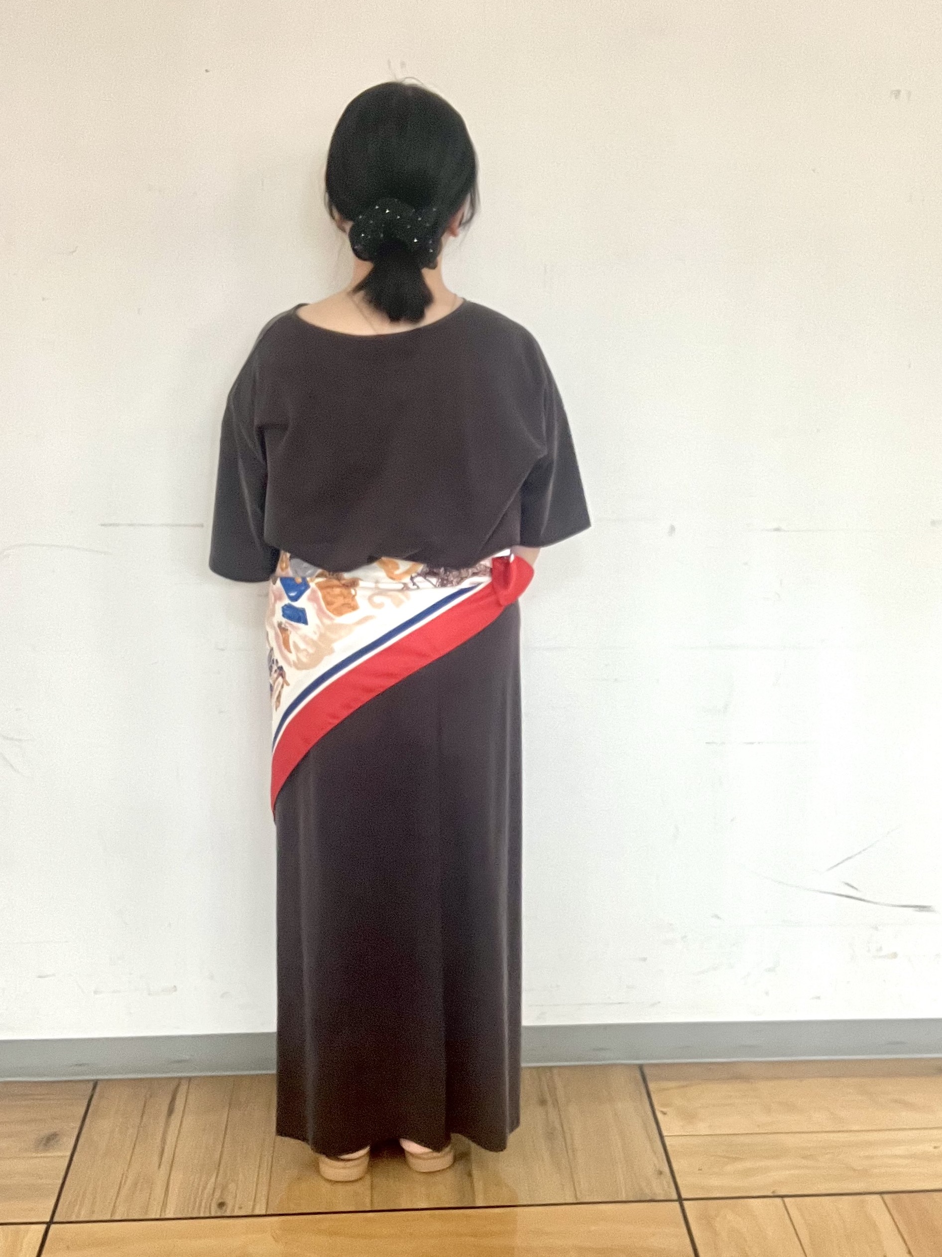 Mizukiさんの「UNTITLED｜【きれいめTシャツ/セットアップ可】ヴィンテージライクプルオーバー」を使ったコーディネート