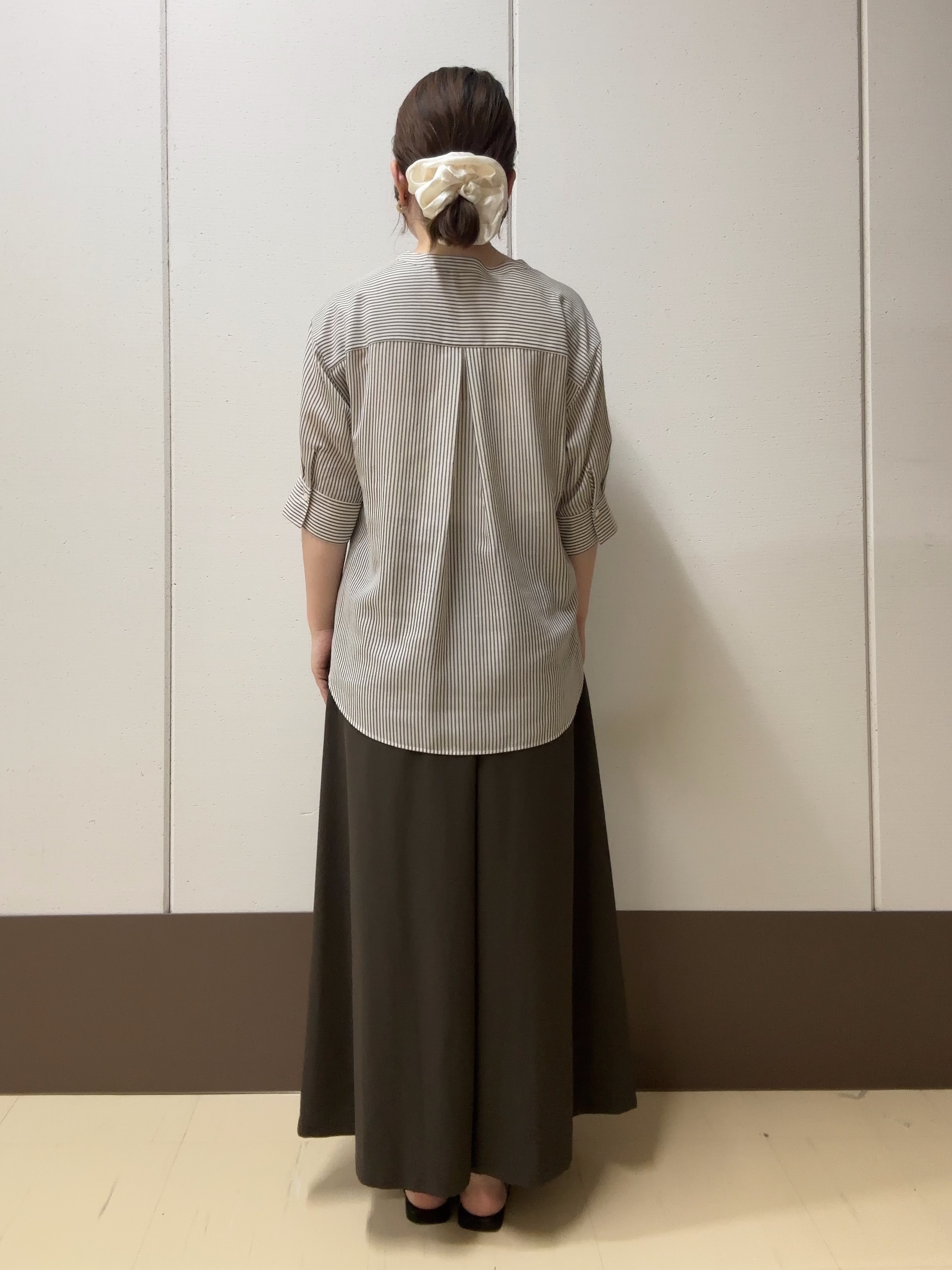 Atsumiさんの「UNTITLED｜【接触冷感/通気性/洗える】フロントフリルブラウス」を使ったコーディネート