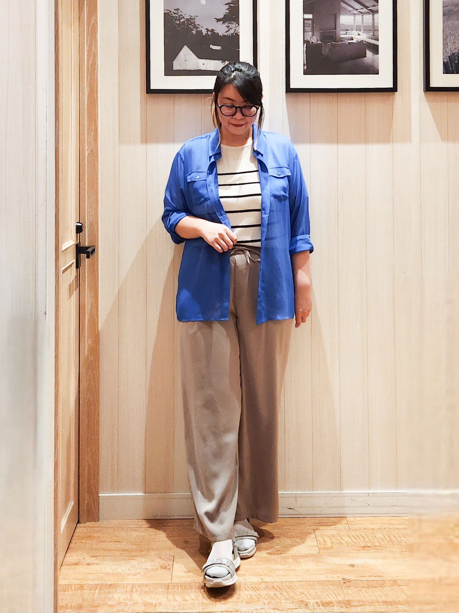 れーやんさんの「SHOO･LA･RUE｜【洗濯機可】ダブルポケット 楊柳しぼしぼシアーシャツ」を使ったコーディネート