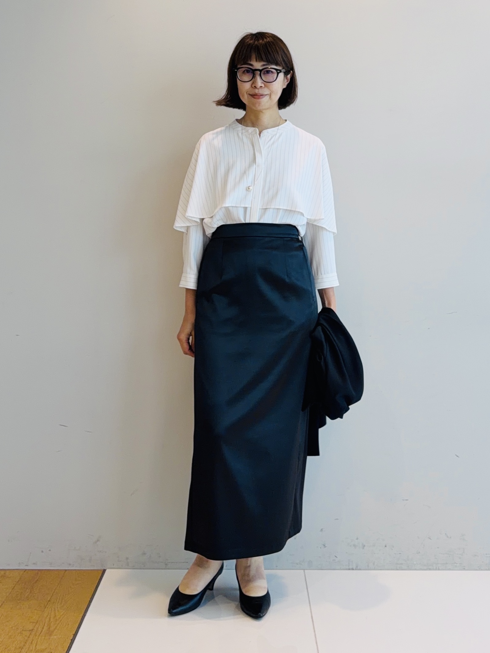 murayamaさんの「INDIVI｜【接触冷感/UVケア/夏羽織り/着る日傘】ケープ風ブラウス」を使ったコーディネート
