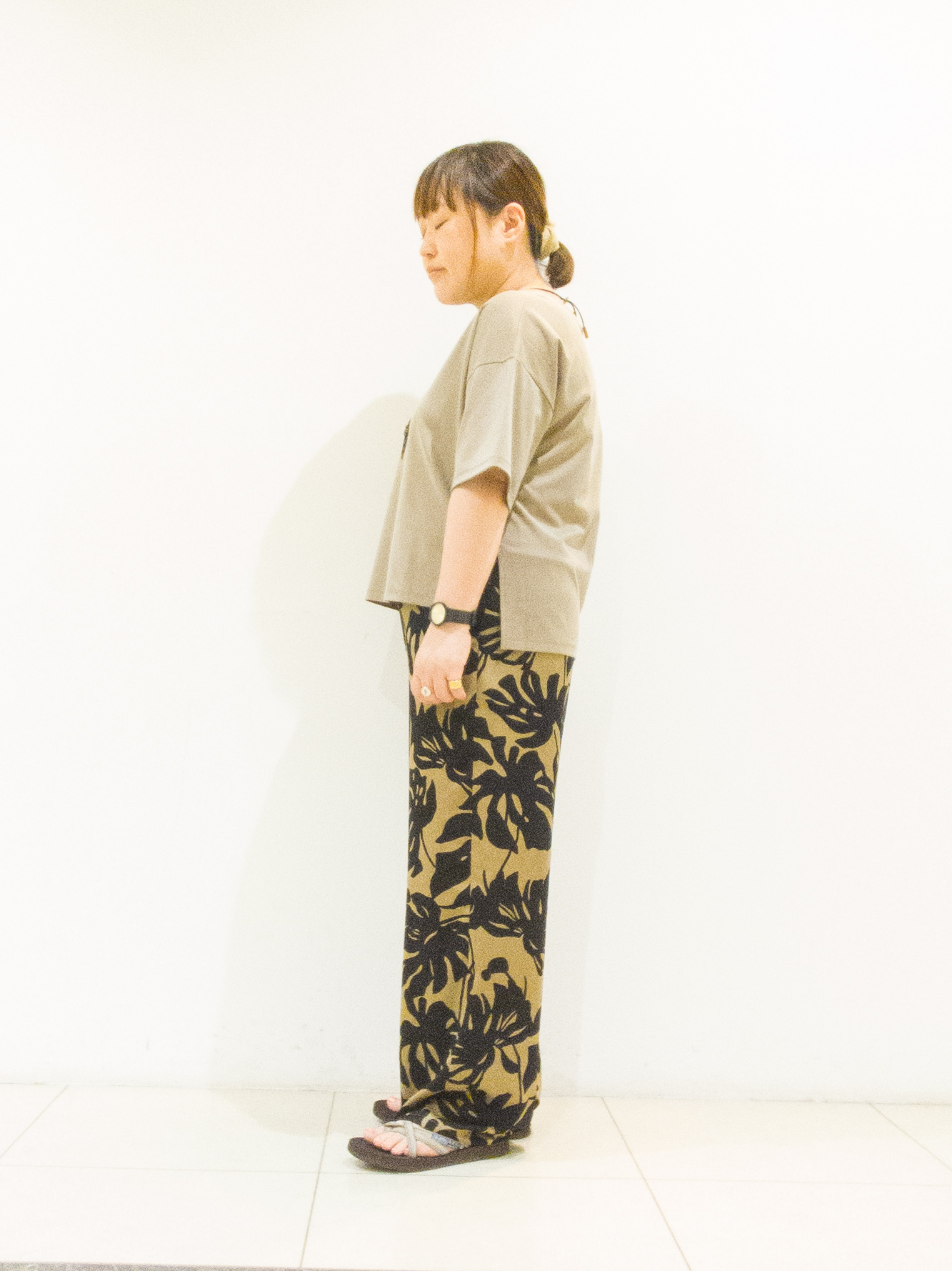 takedaさんの「UNTITLED｜【きれいめTシャツ/セットアップ可】ヴィンテージライクプルオーバー」を使ったコーディネート