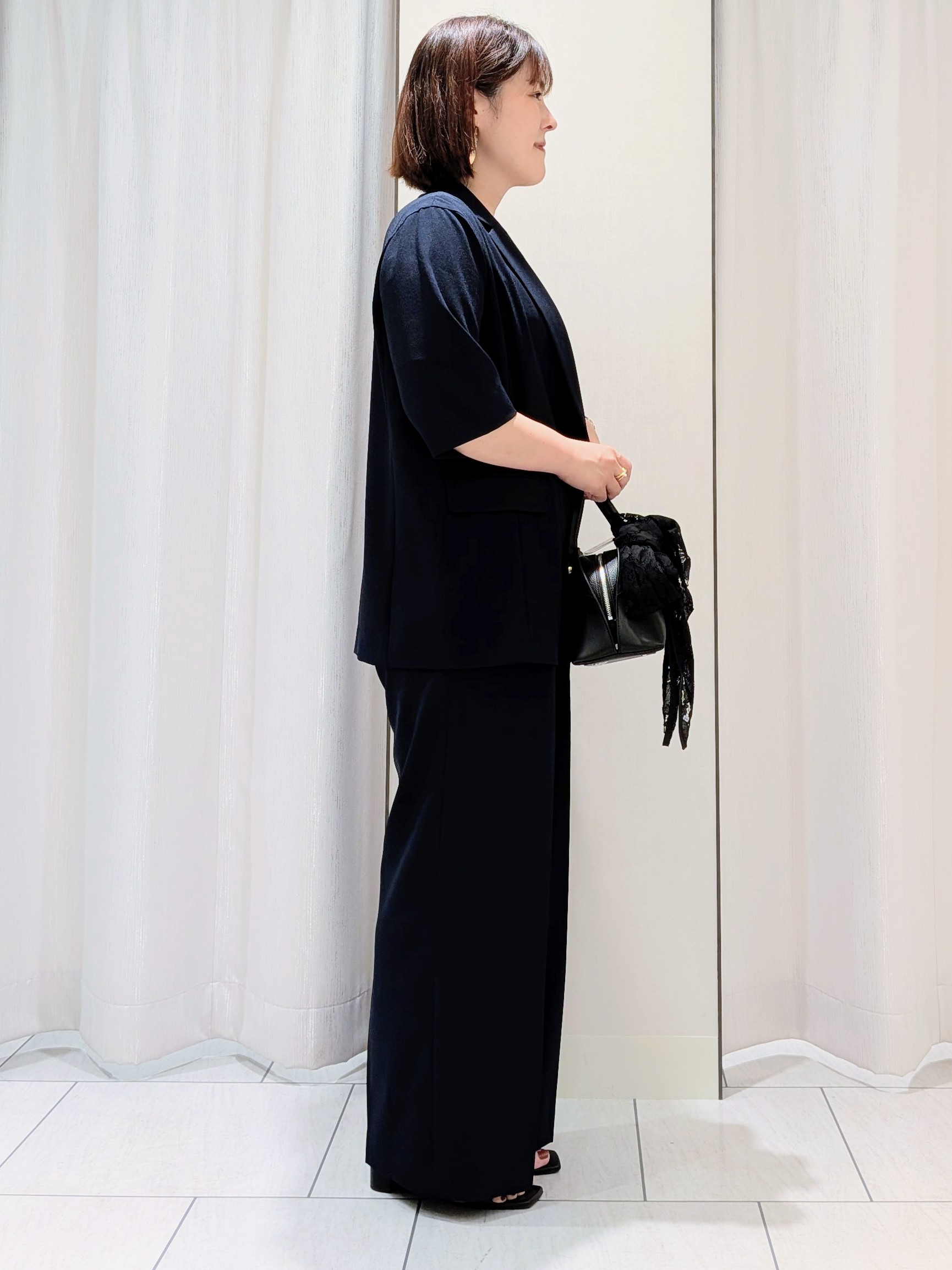 Onumaさんの「UNTITLED｜【秋の通勤羽織/セットアップ可/UVカット】エアリークール半袖ジャケット」を使ったコーディネート