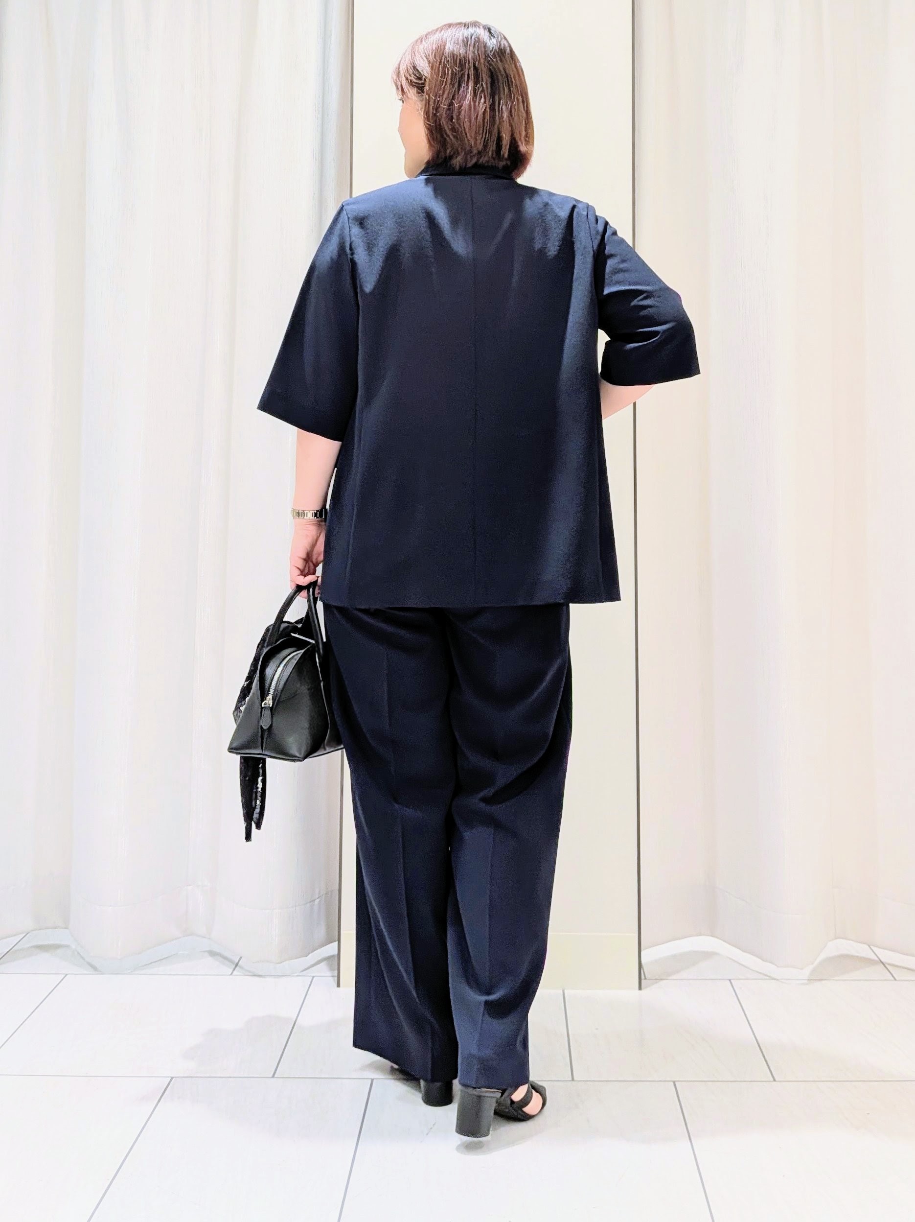 Onumaさんの「UNTITLED｜【秋の通勤羽織/セットアップ可/UVカット】エアリークール半袖ジャケット」を使ったコーディネート
