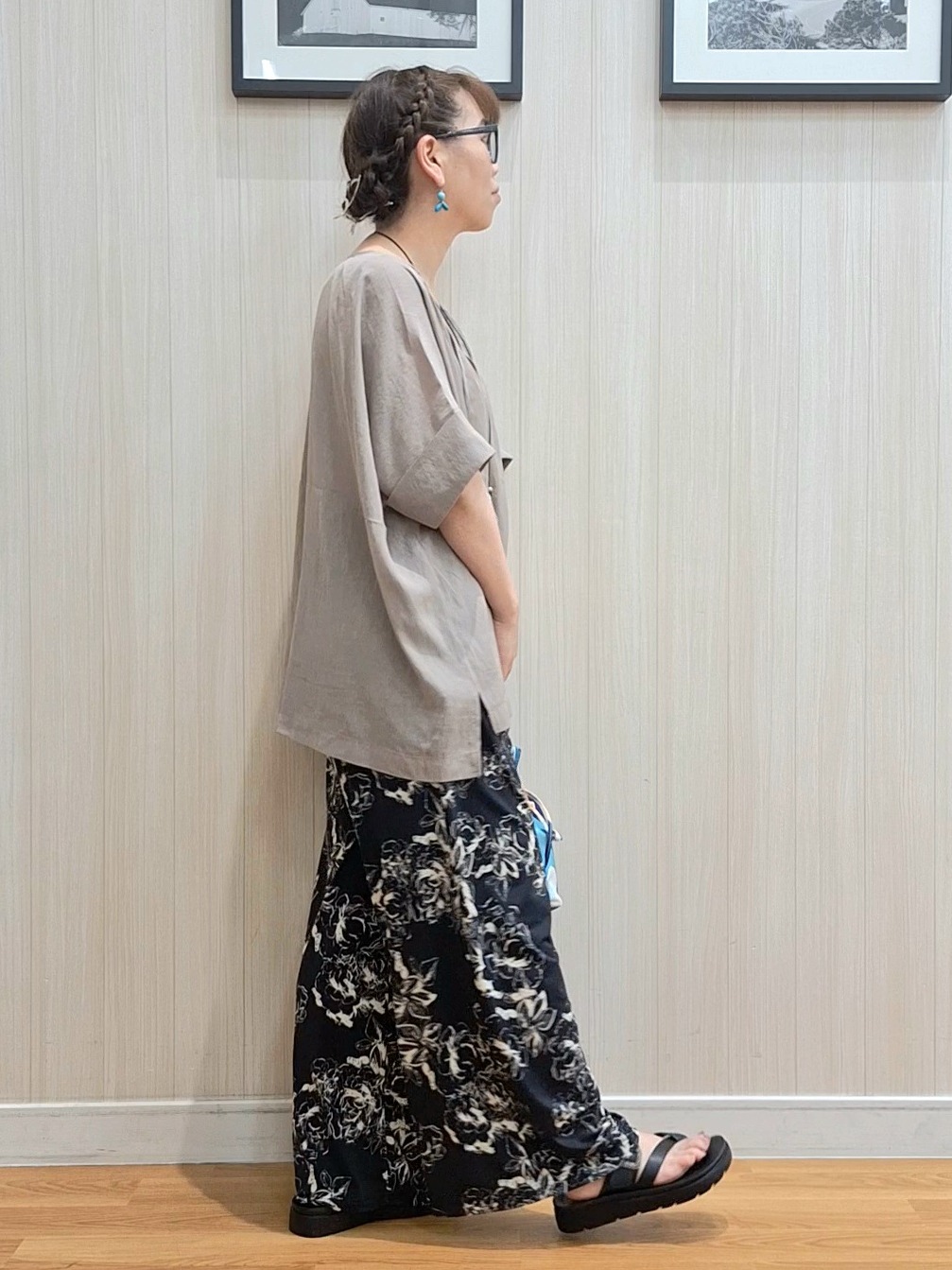 Saoさんの「SHOO･LA･RUE｜【2点セット/洗濯機可】大人の抜け感 インせず決まるリボン付きブラウス＆タンクトップ」を使ったコーディネート