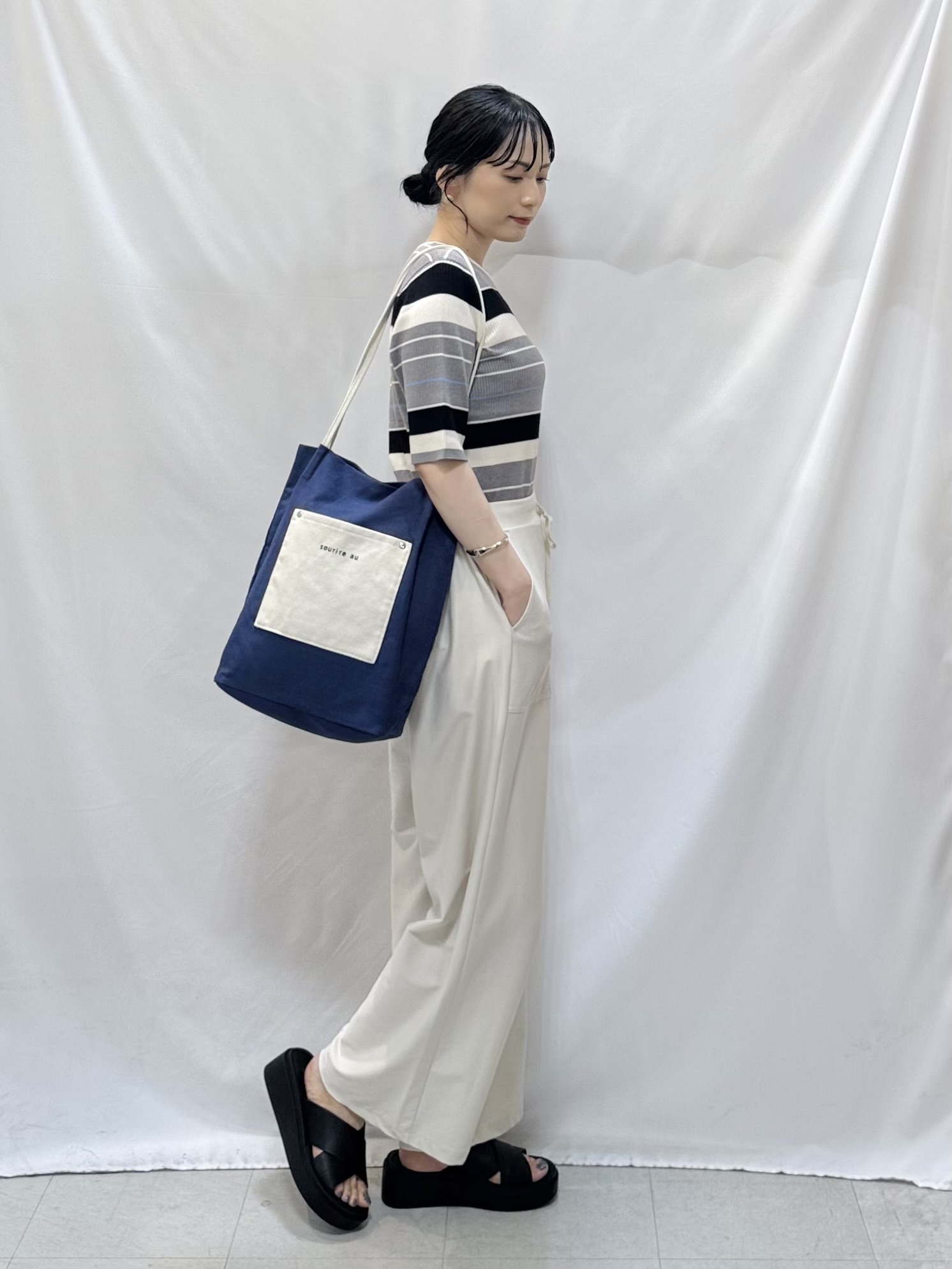 𝐇𝐢𝐫𝐨𝐦𝐢さんの「SHOO･LA･RUE｜【S-LL】オンオフ着られる マルチボーダーリブニット」を使ったコーディネート