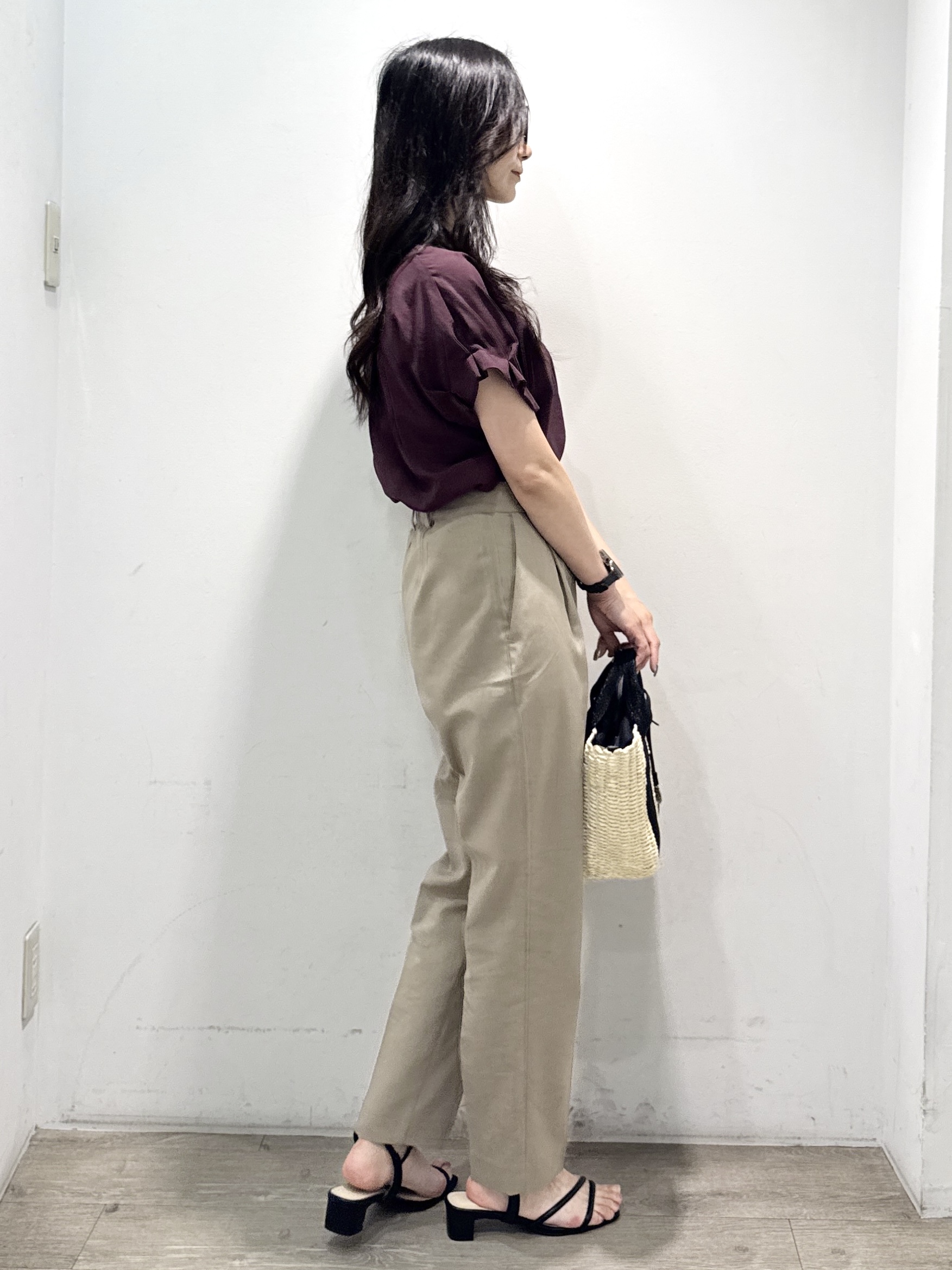 yuicciさんの「OPAQUE.CLIP｜【接触冷感／吸水速乾】タックスキッパーブラウス《防シワ／イージーアイロン／洗濯機OK／9col》」を使ったコーディネート