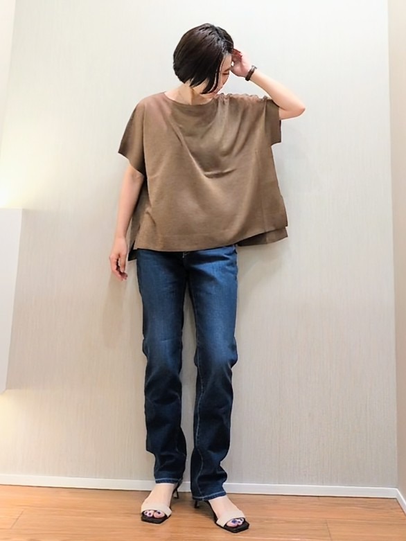 ミズタさんの「UNTITLED｜【アンサンブル可/品のある透け感】Tシャツ風ニットトップス」を使ったコーディネート