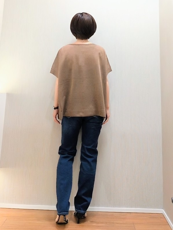 ミズタさんの「UNTITLED｜【アンサンブル可/品のある透け感】Tシャツ風ニットトップス」を使ったコーディネート