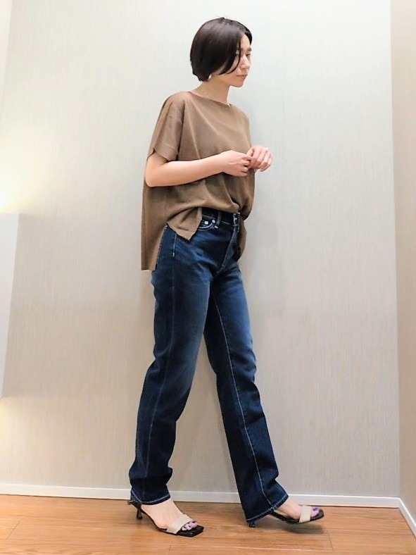 ミズタさんの「UNTITLED｜【アンサンブル可/品のある透け感】Tシャツ風ニットトップス」を使ったコーディネート