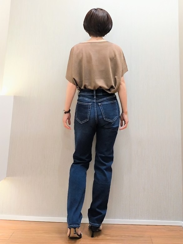 ミズタさんの「UNTITLED｜【アンサンブル可/品のある透け感】Tシャツ風ニットトップス」を使ったコーディネート